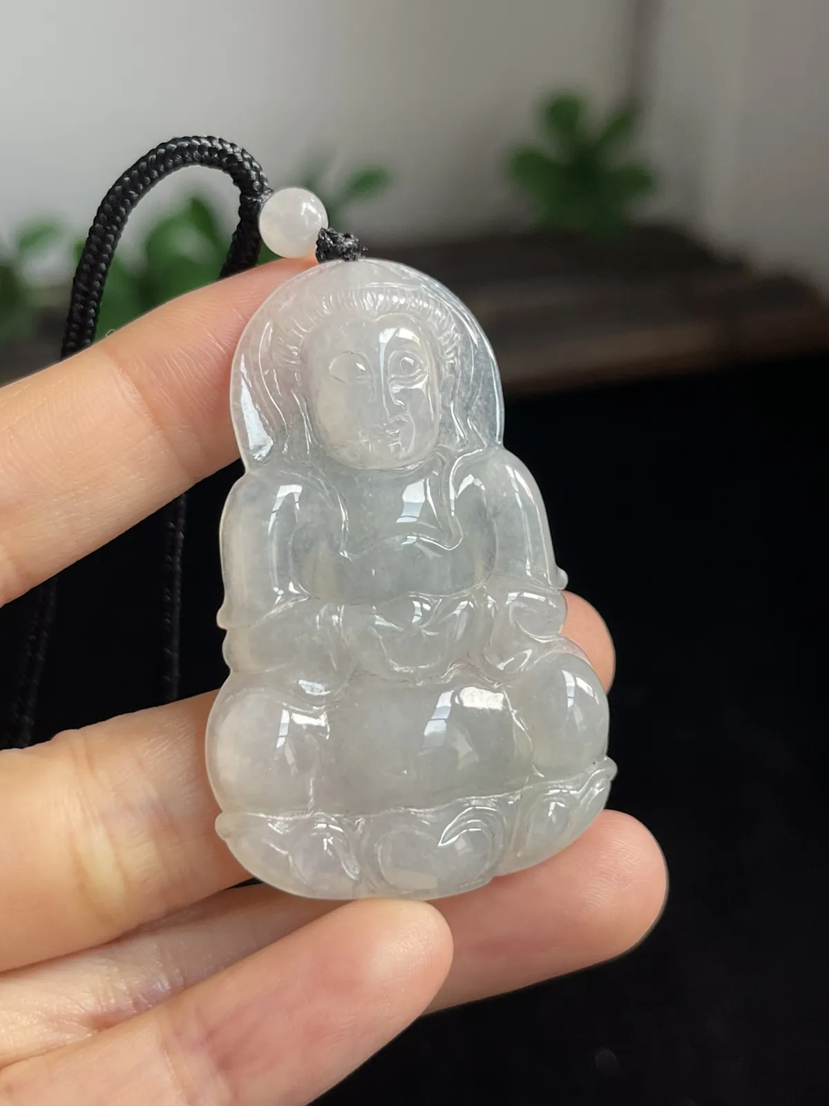 翡翠冰糯种白色吊坠，配珠未测