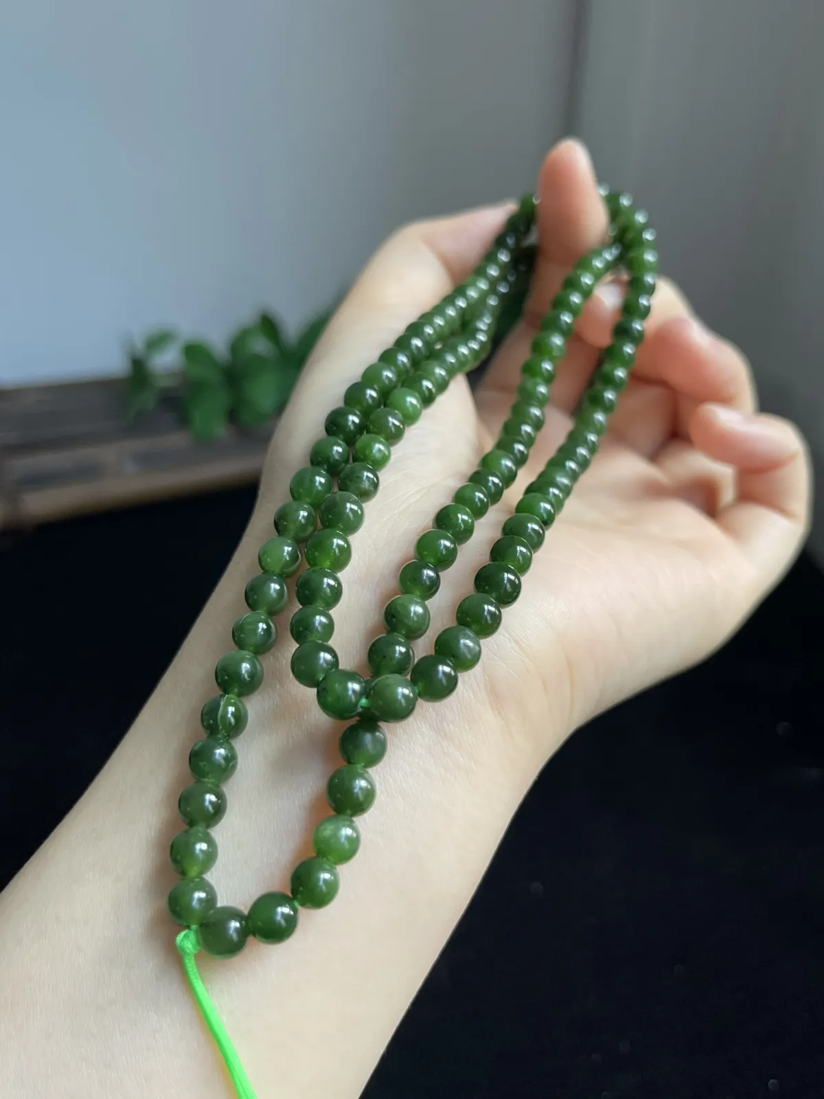 和田玉项链，料子温润
色泽漂亮