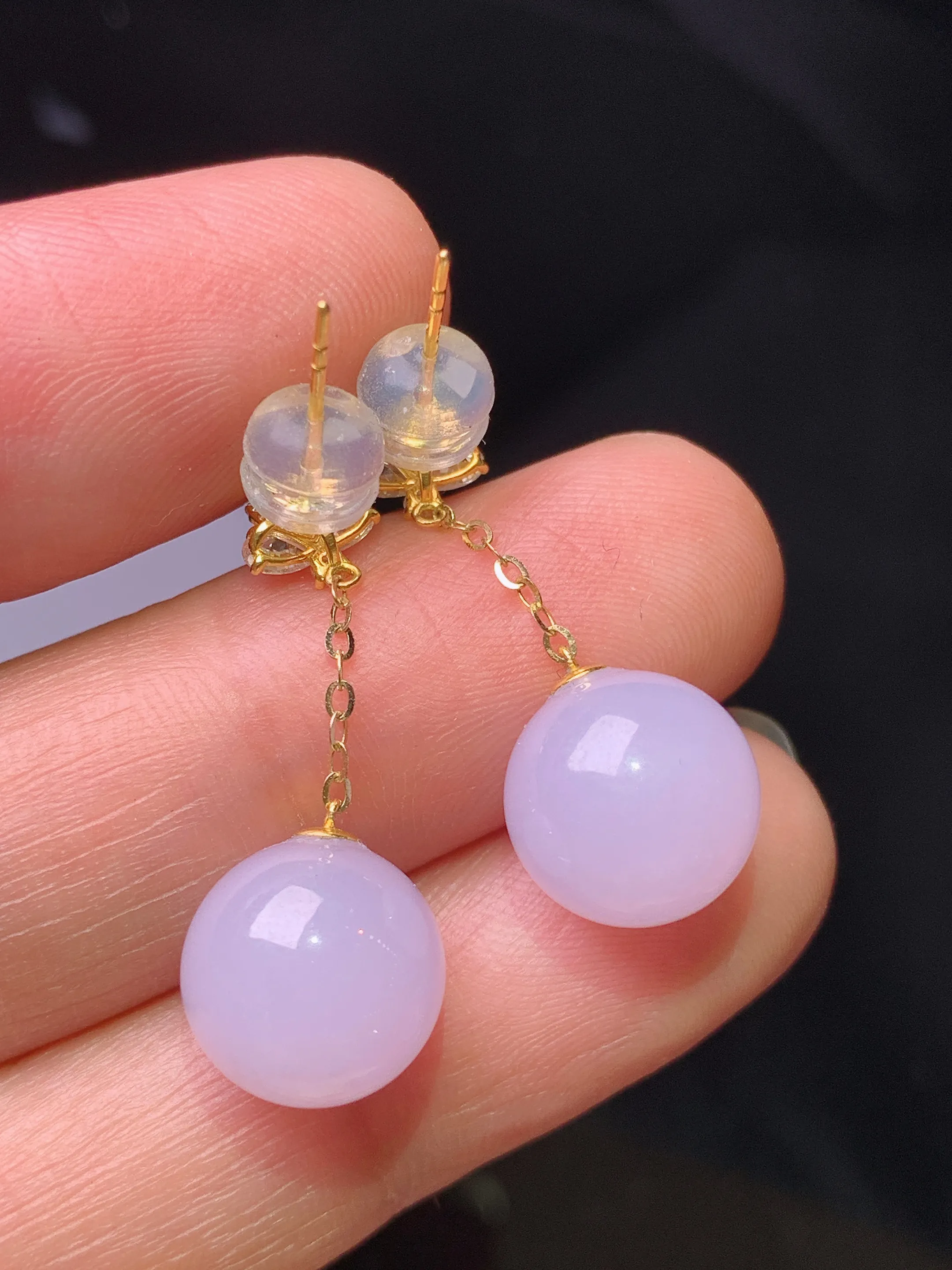 18k金莫桑钻镶嵌吊坠 玉质细腻 色泽艳丽清新 整体尺寸25.8*10