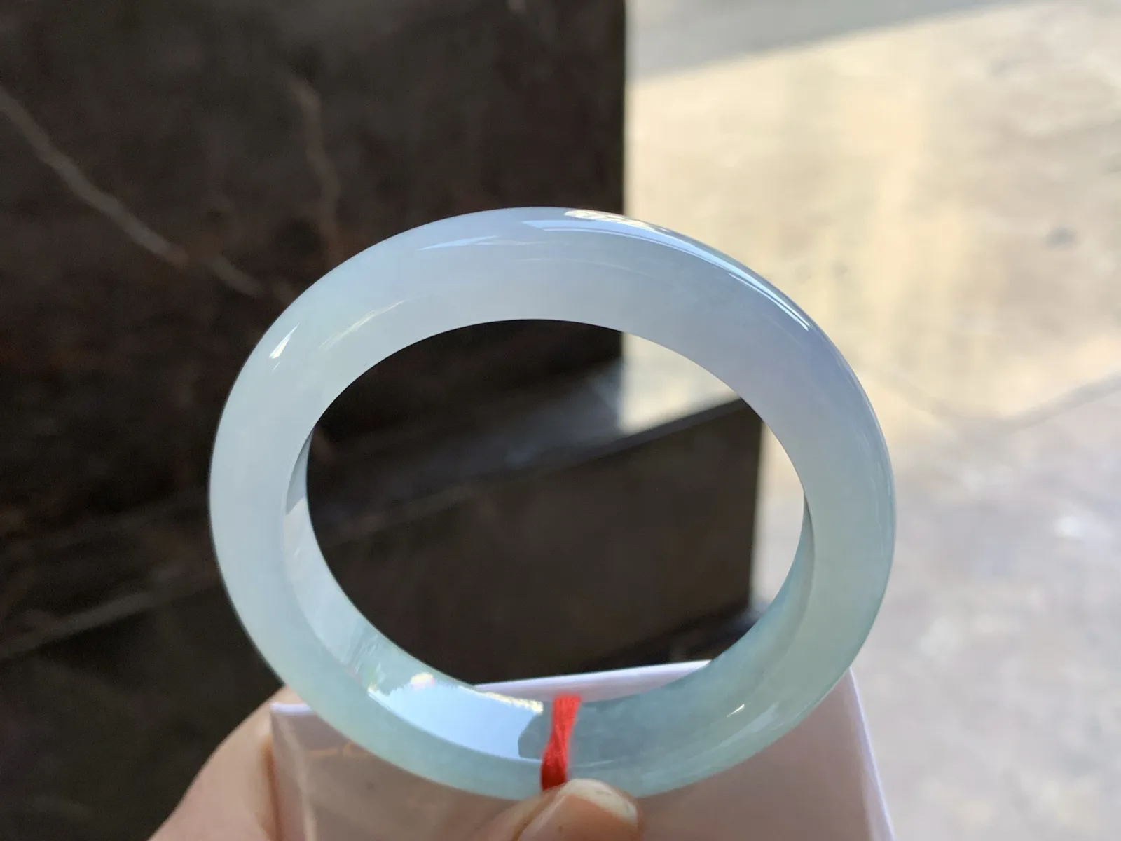 57.5-12.7-9.2

淡蓝手镯^_^水润冰透