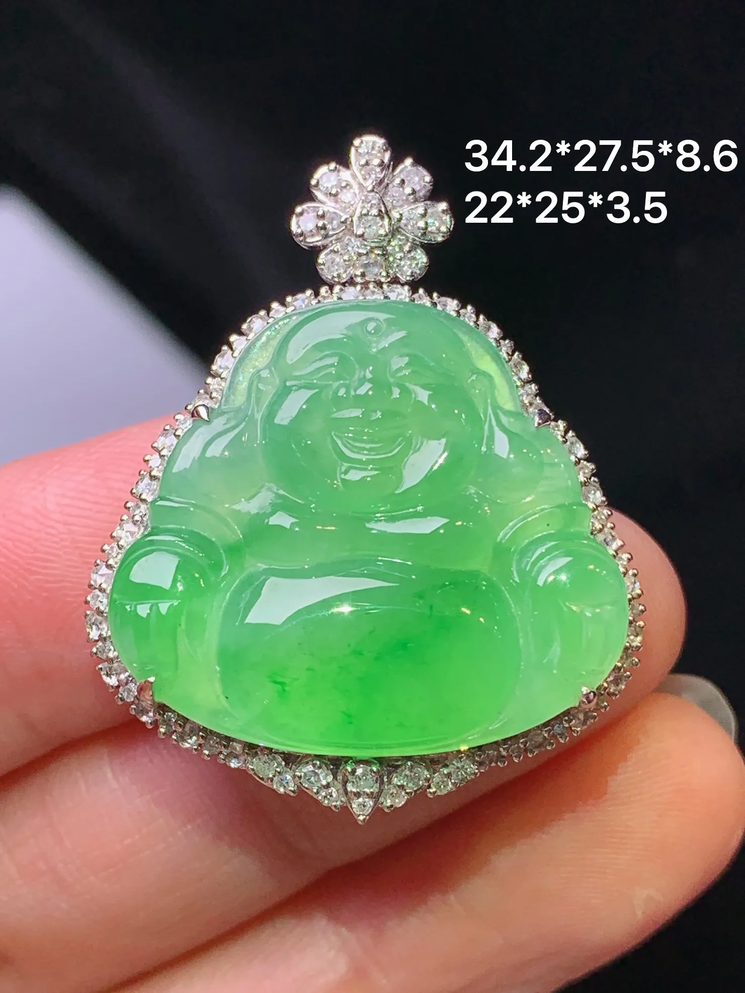 18k金钻镶嵌翠绿佛公吊坠 玉质细腻 色泽艳丽清新 整体尺寸34.2*27.5*8.6