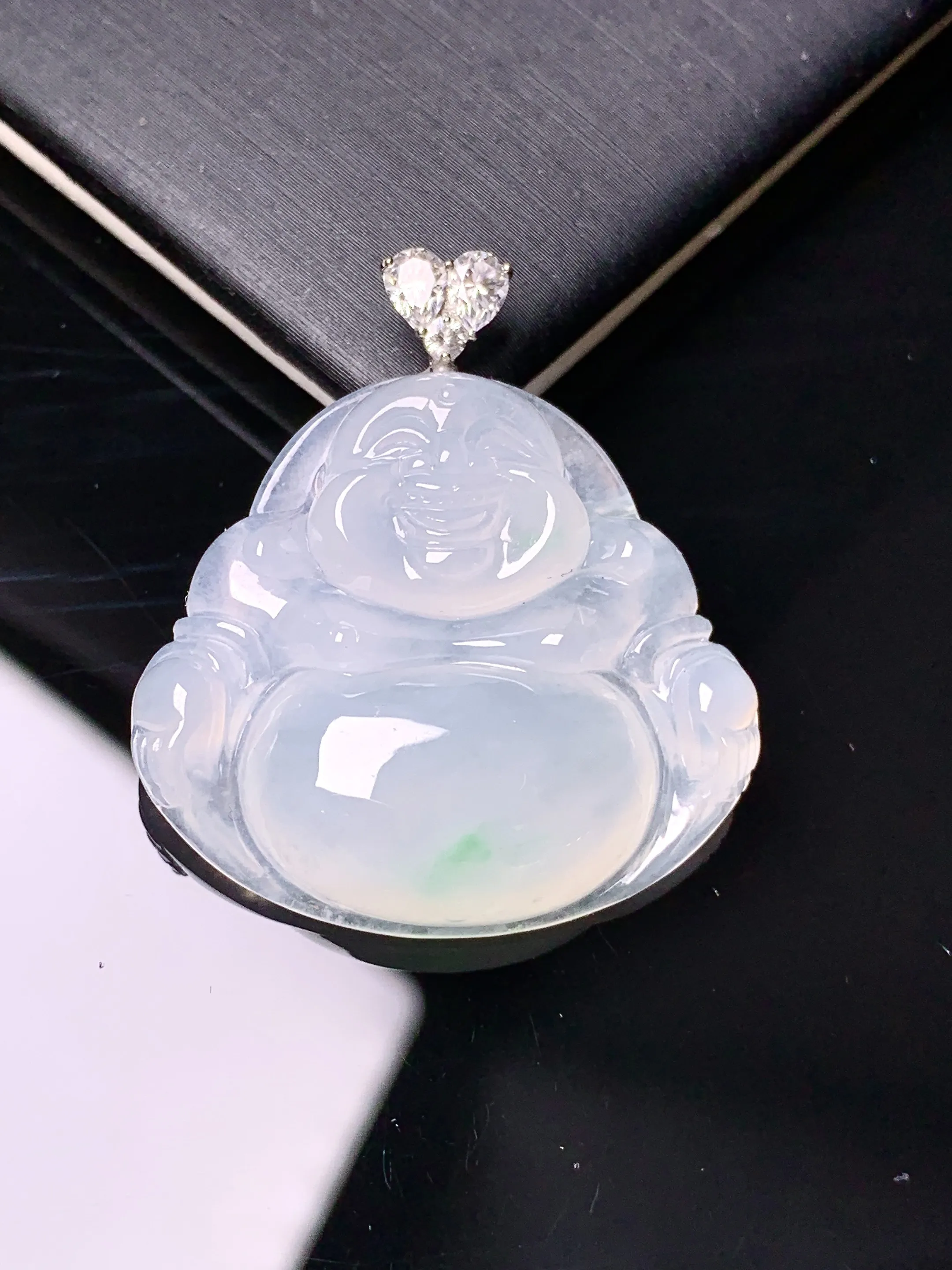 18k金莫桑钻钻镶嵌冰种佛公吊坠 玉质细腻 色泽艳丽清新 整体尺寸32.8*29.5*6.2