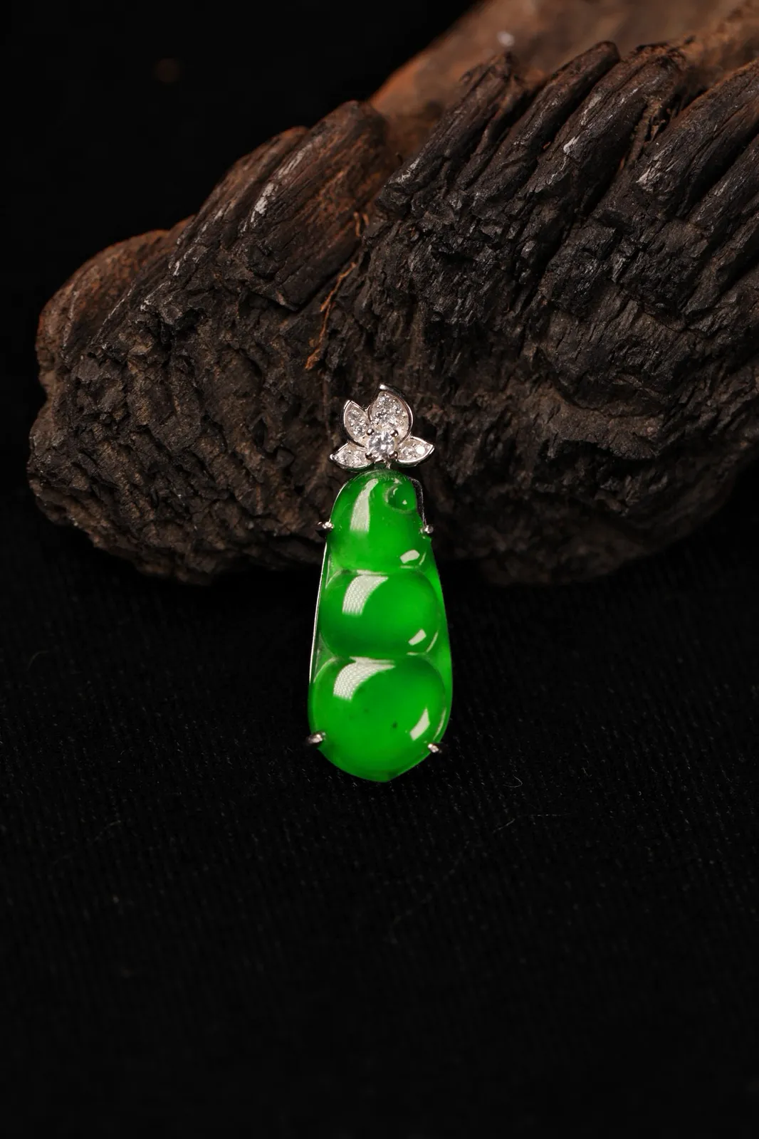 天然满绿翡翠福豆吊坠 S925银