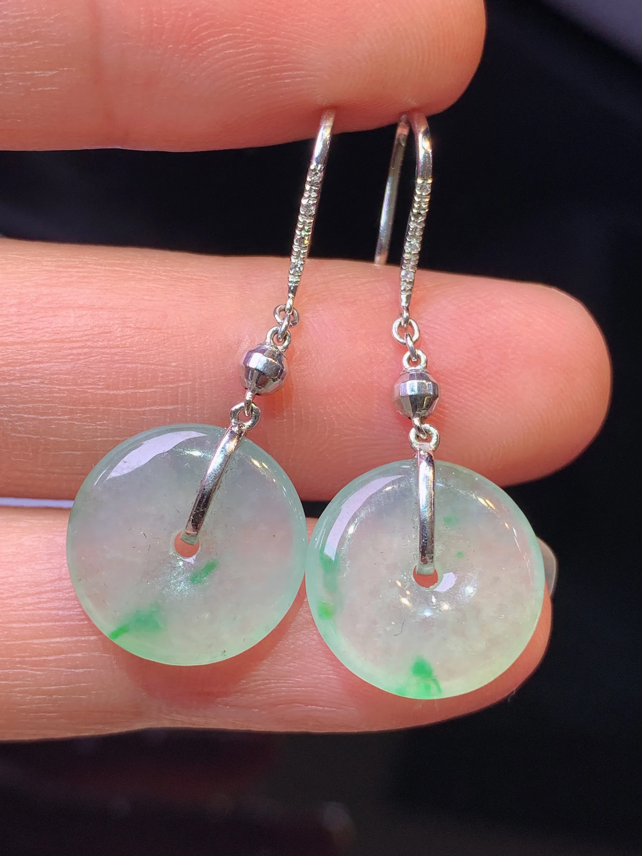 18k金镶嵌冰种平安扣耳坠 玉质细腻 色泽艳丽清新 整体尺寸33.8*13.6*3