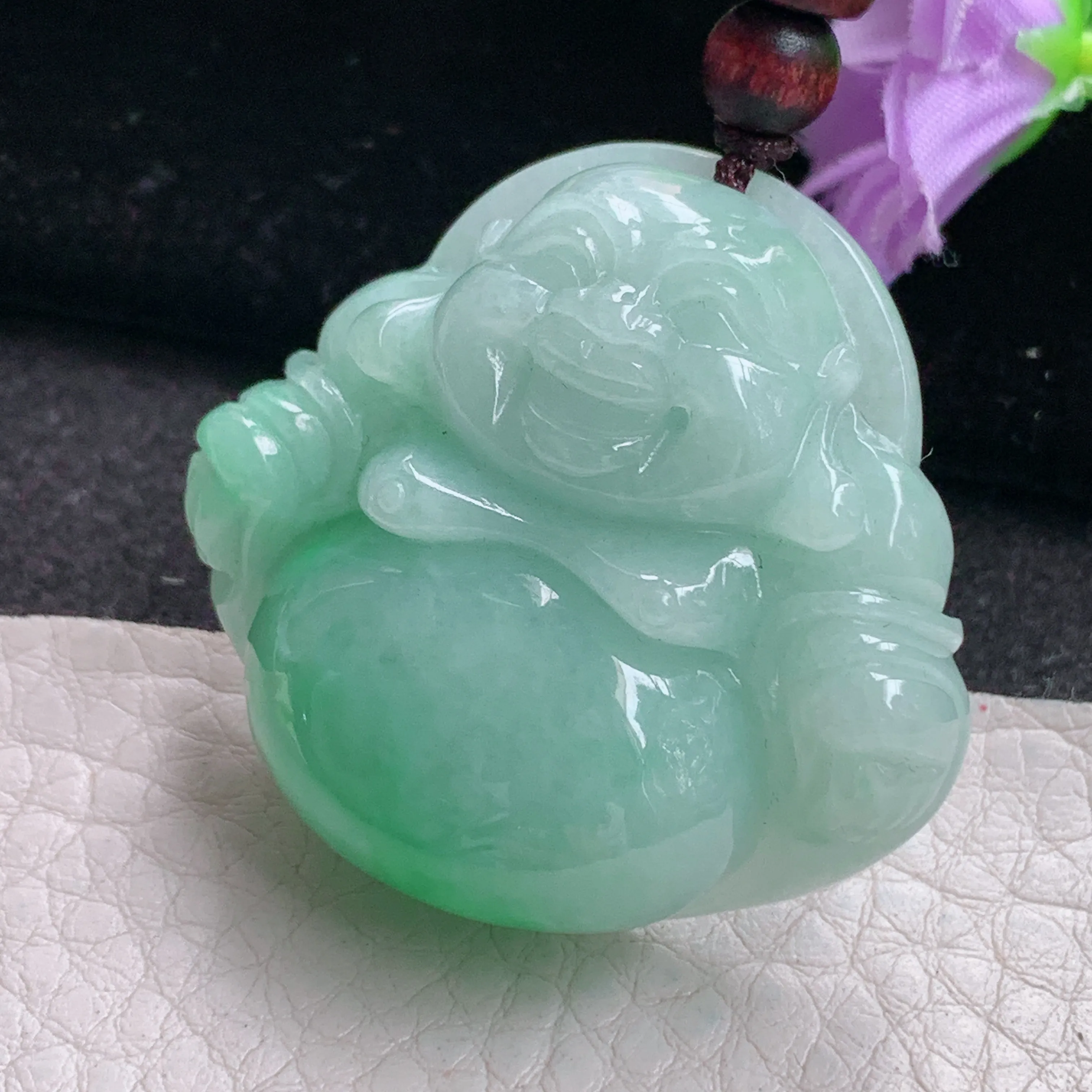 zen实拍36.7*39.3*12.3缅甸翡翠浅绿大佛公吊坠