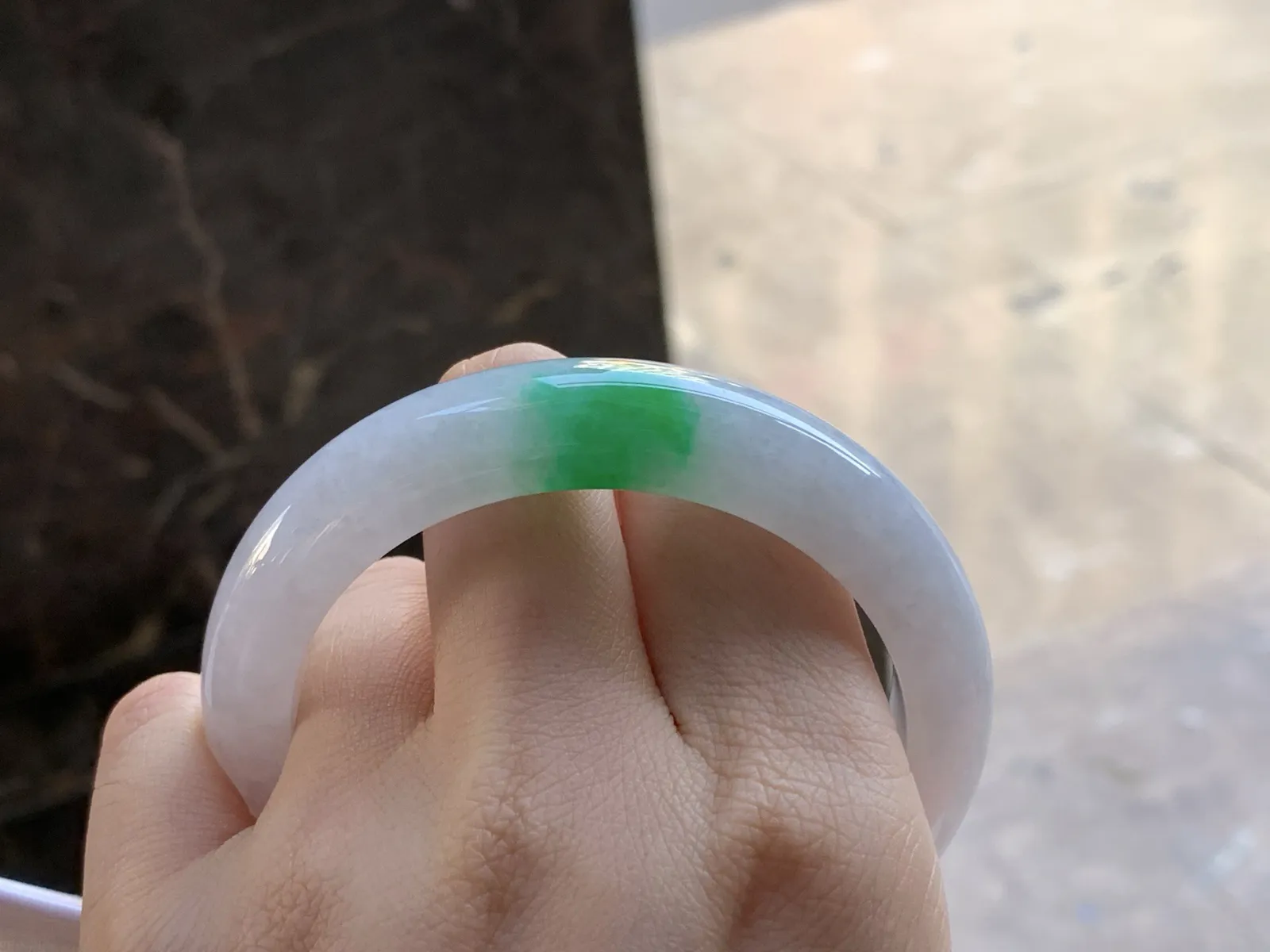 带色手镯
颜色漂亮 56.7/12.9/8.9mm