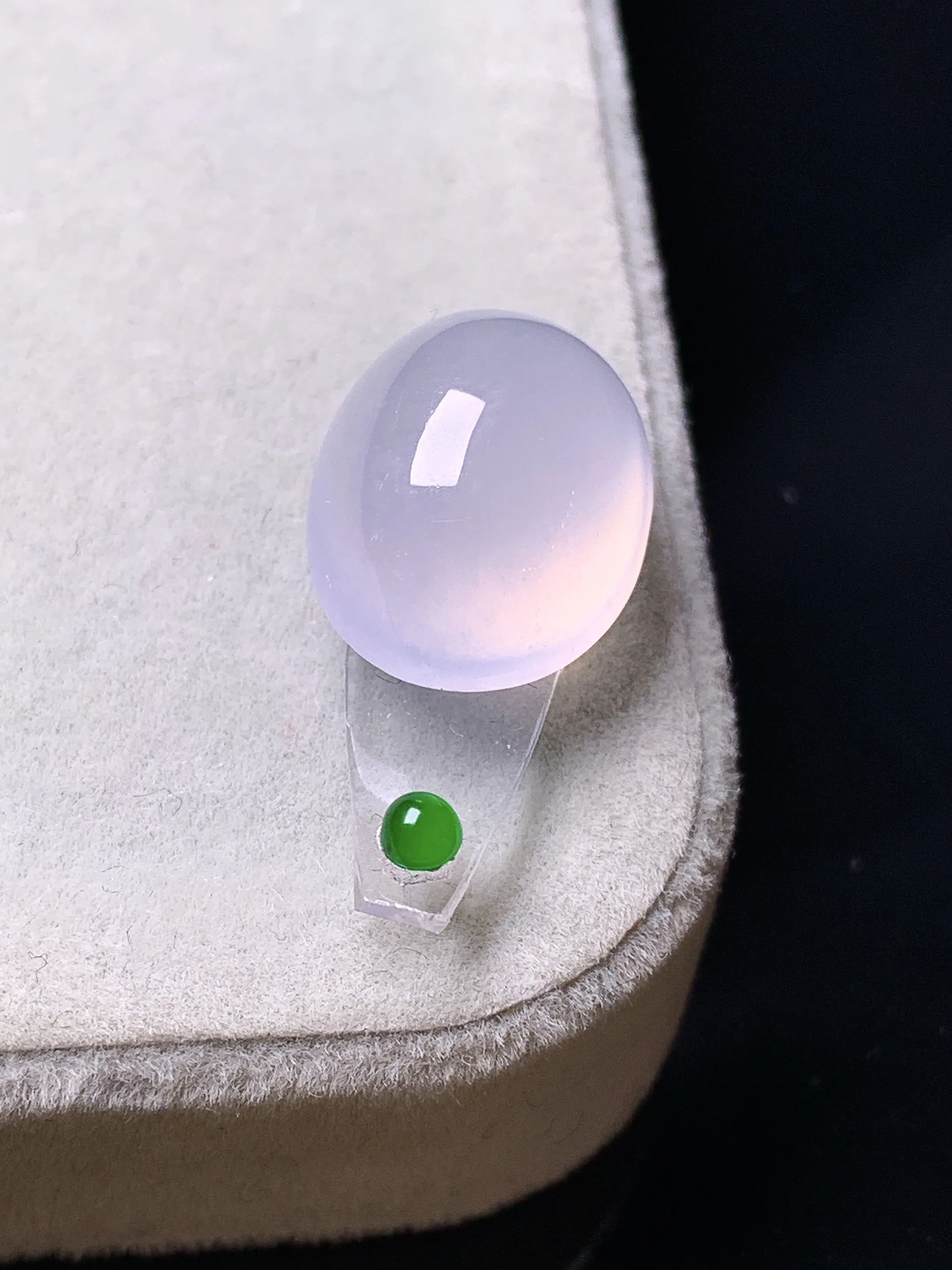 镶嵌款 冰种蛋面吊坠 玉质细腻 色泽艳丽清新 整体尺寸15.3*12*8.6