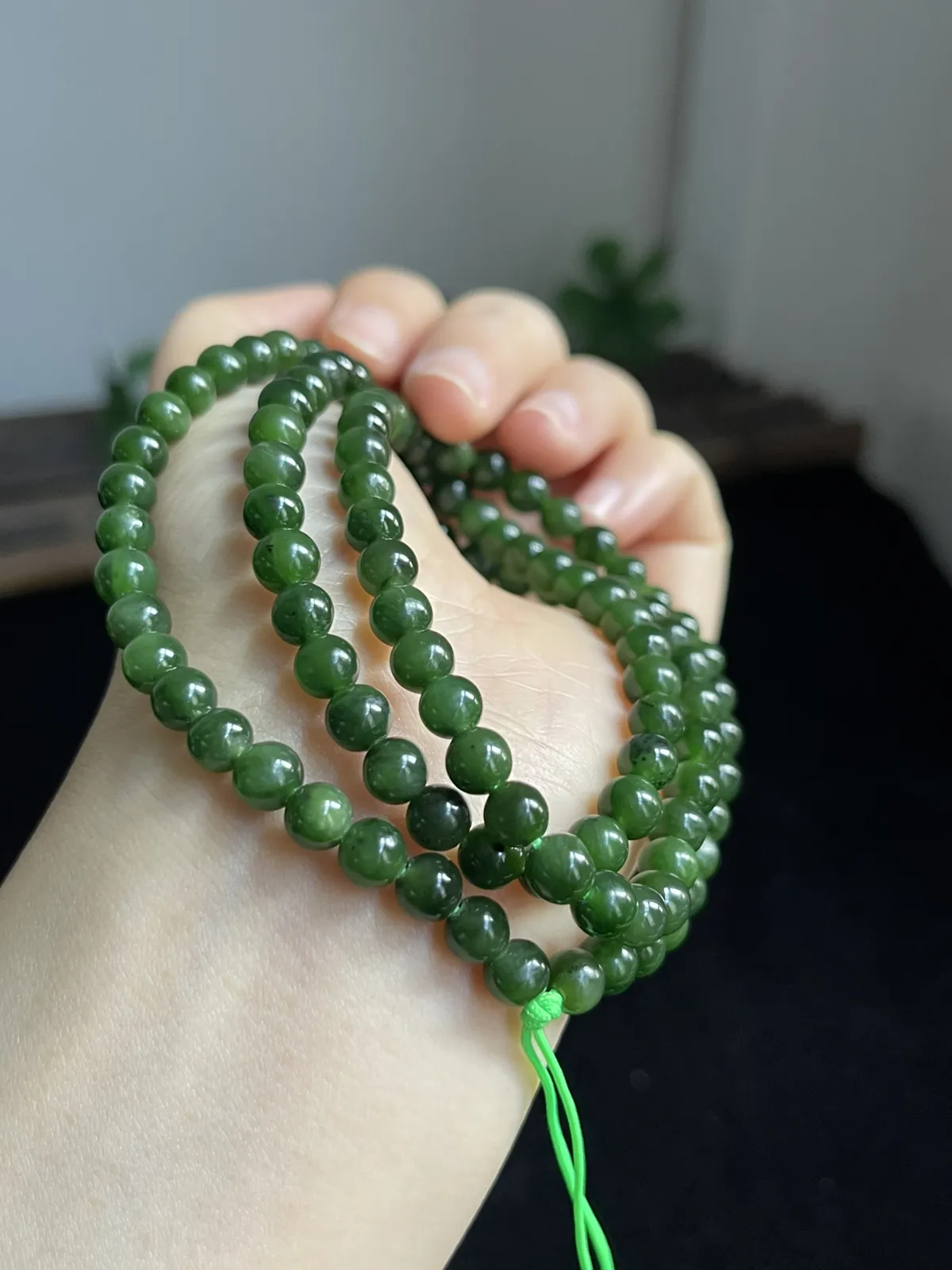 和田玉项链，料子温润
色泽漂亮