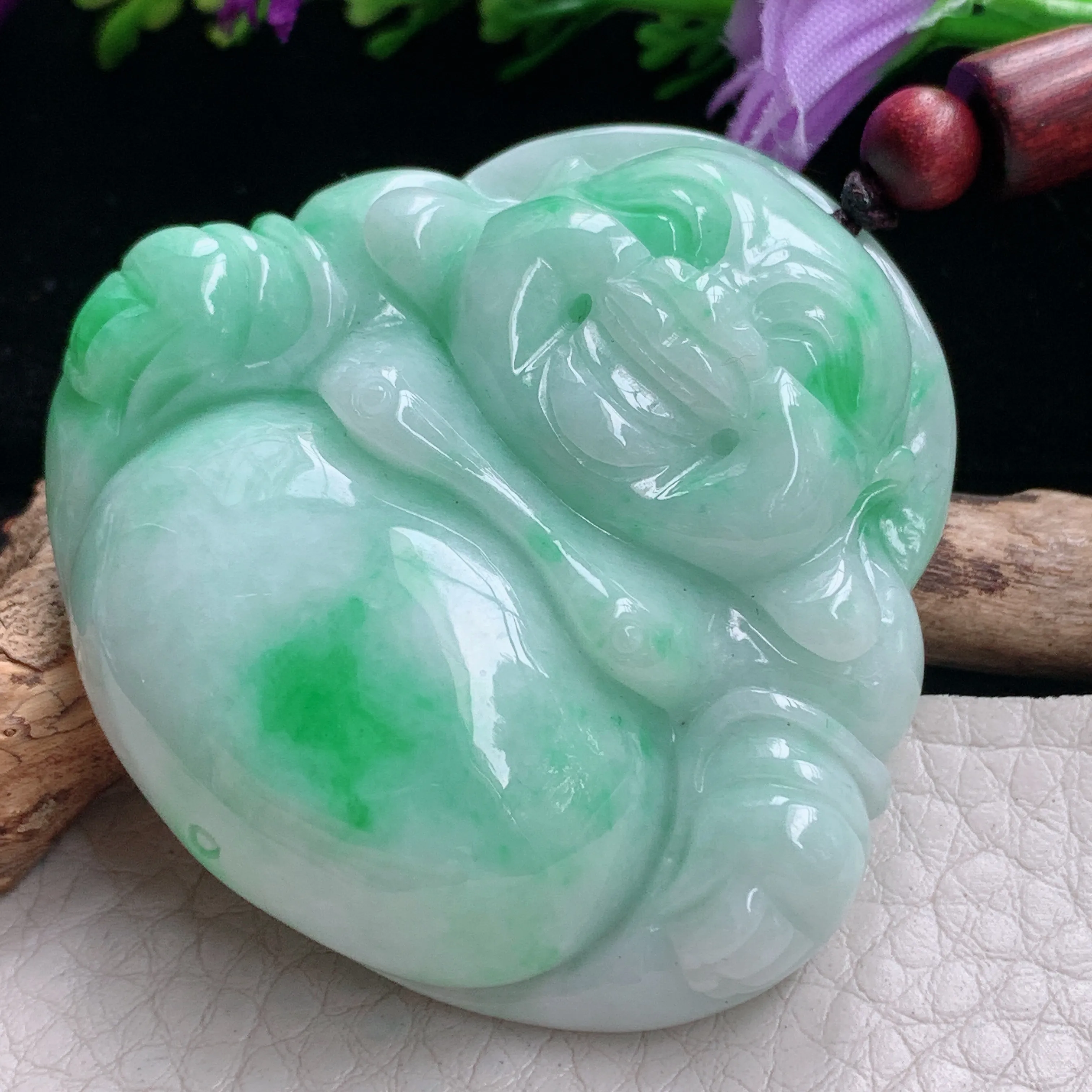 zen实拍47.2*49.2*12.2缅甸翡翠飘绿大佛公吊坠白底青弥勒佛像毛衣坠