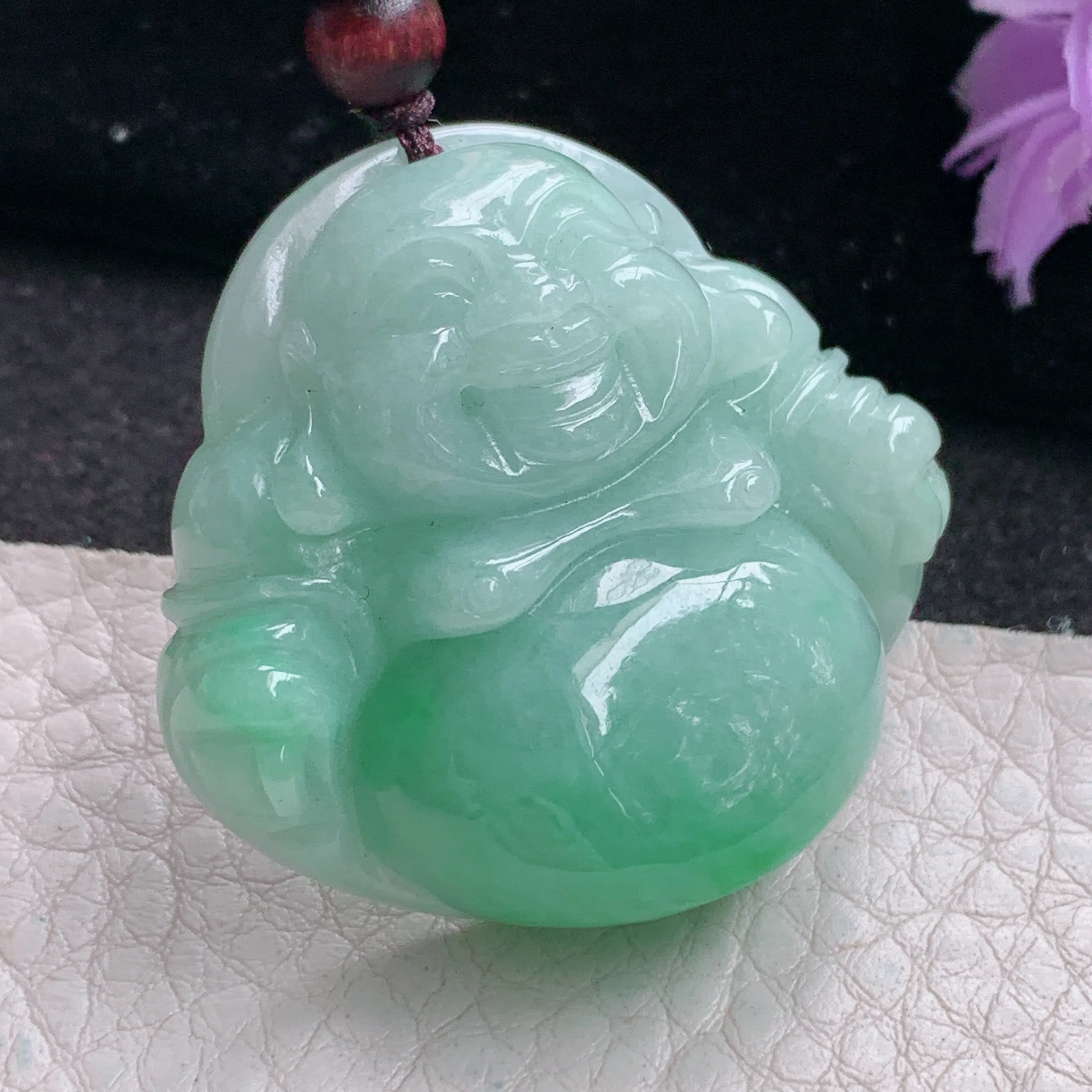 zen实拍39.5*43.2*12缅甸翡翠浅绿大佛公吊坠