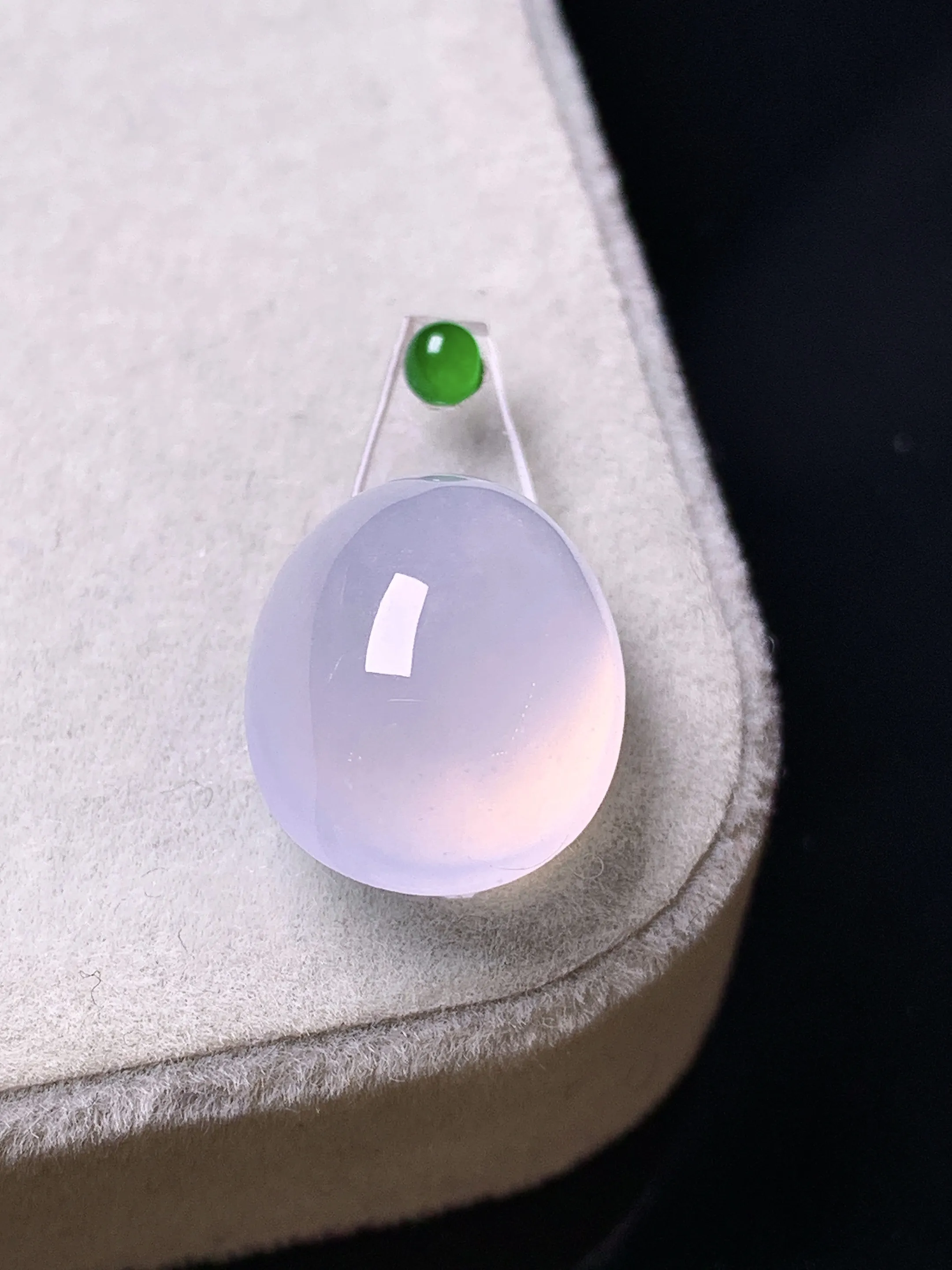 镶嵌款 冰种蛋面吊坠 玉质细腻 色泽艳丽清新 整体尺寸15.3*12*8.6