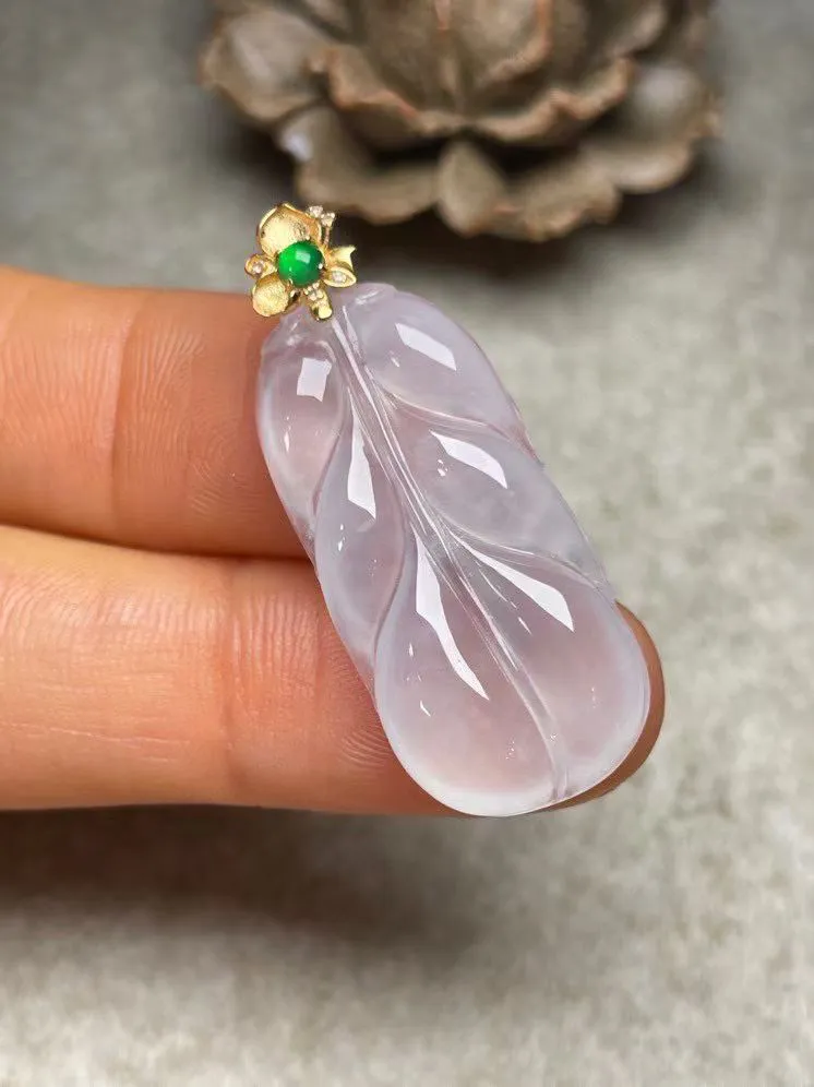 冰种叶子吊坠、真金真钻镶嵌，种水好，玉质细腻 .裸石尺寸 29.0*13.8