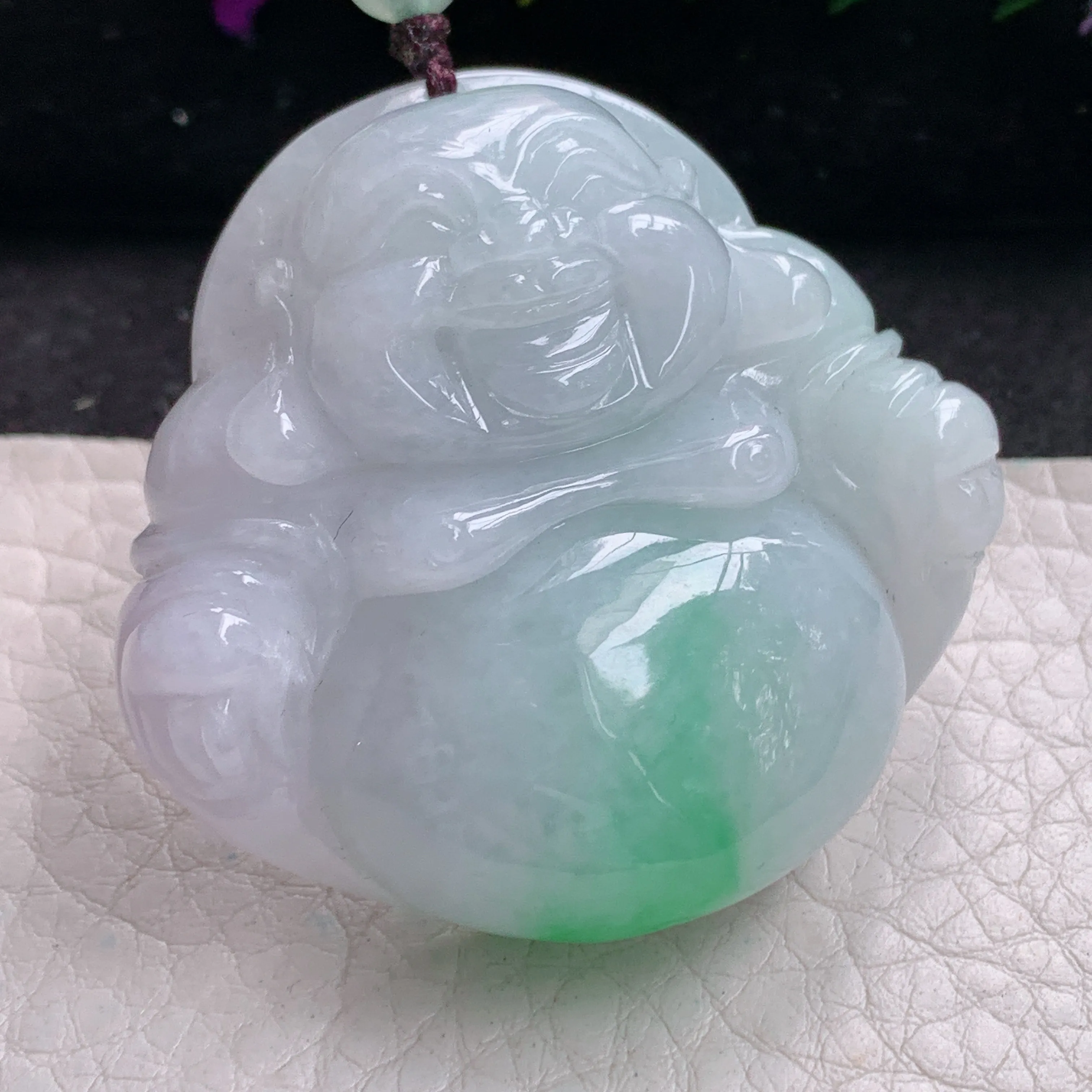 zen实拍43.7*46*13.2缅甸翡翠飘绿大佛公吊坠白底青弥勒佛像毛衣坠