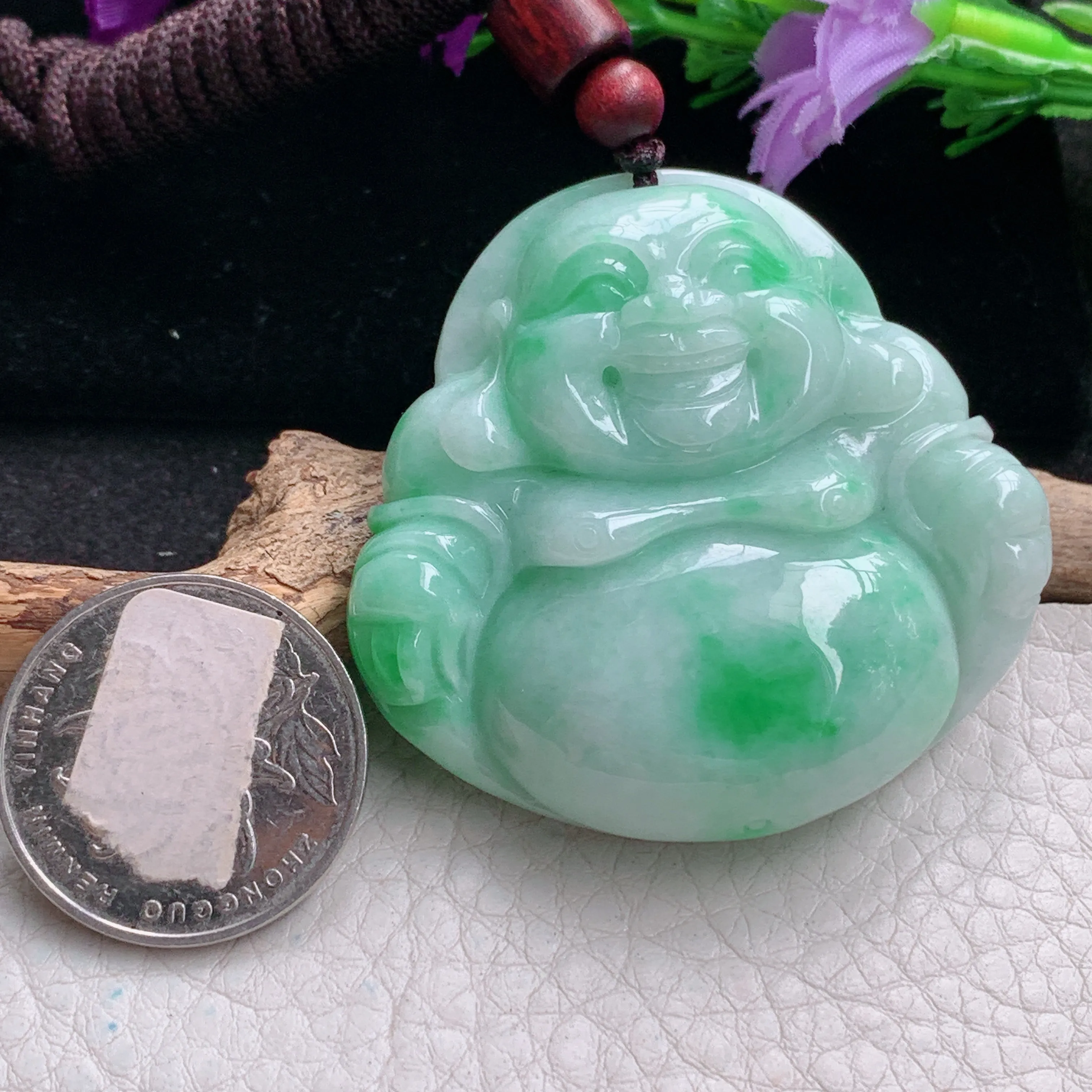 zen实拍47.2*49.2*12.2缅甸翡翠飘绿大佛公吊坠白底青弥勒佛像毛衣坠
