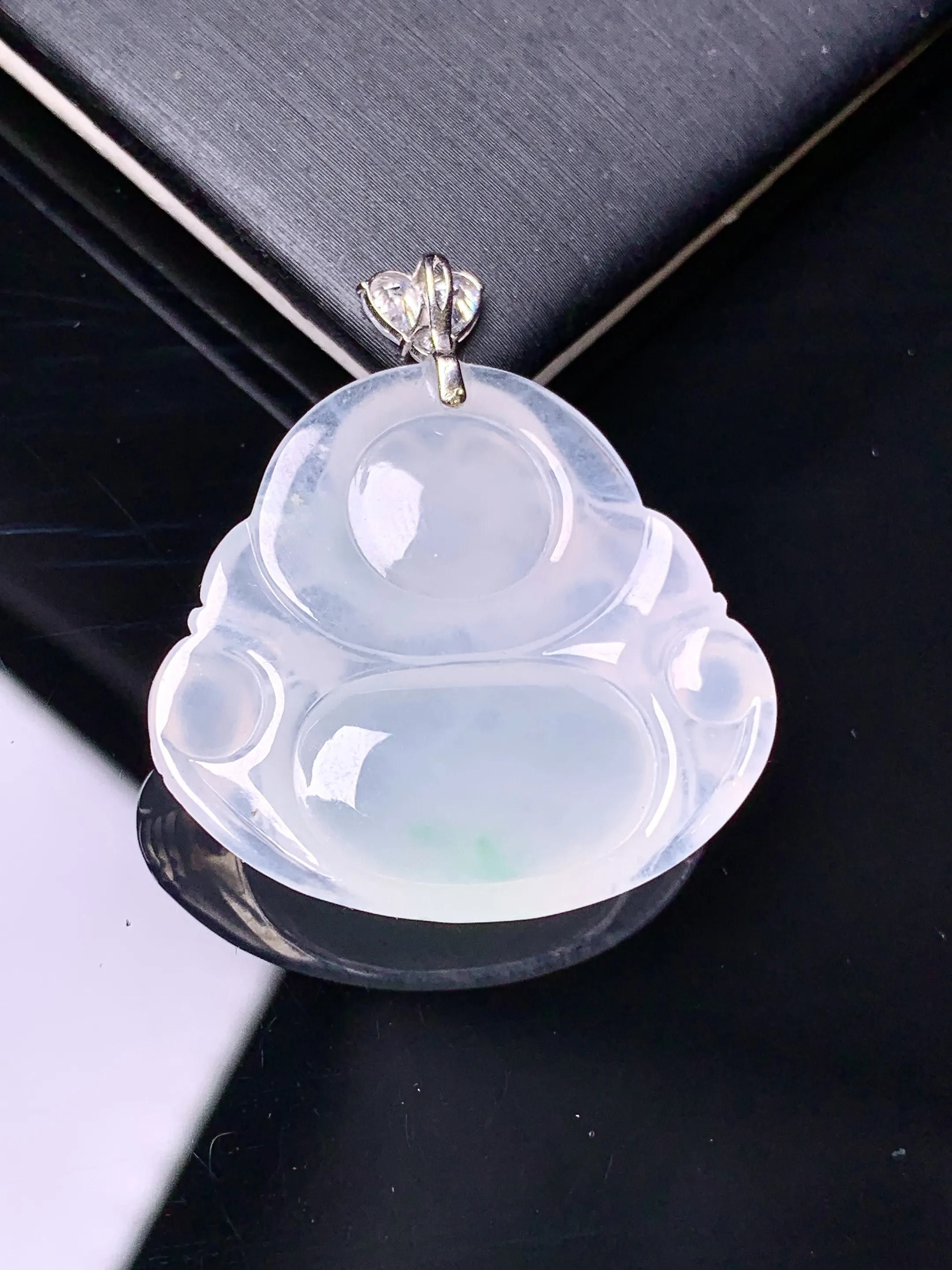 18k金莫桑钻钻镶嵌冰种佛公吊坠 玉质细腻 色泽艳丽清新 整体尺寸32.8*29.5*6.2