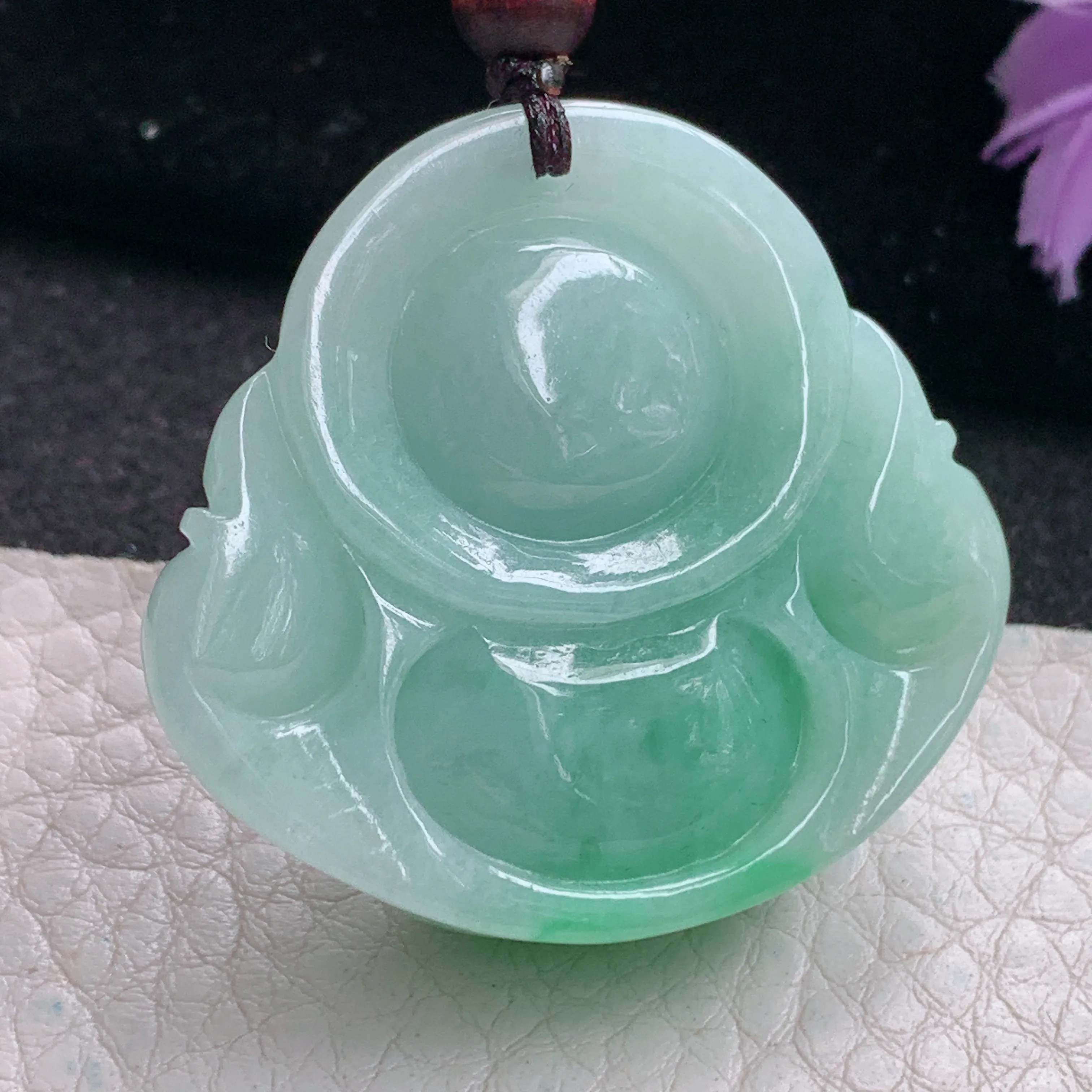 zen实拍36.7*39.3*12.3缅甸翡翠浅绿大佛公吊坠