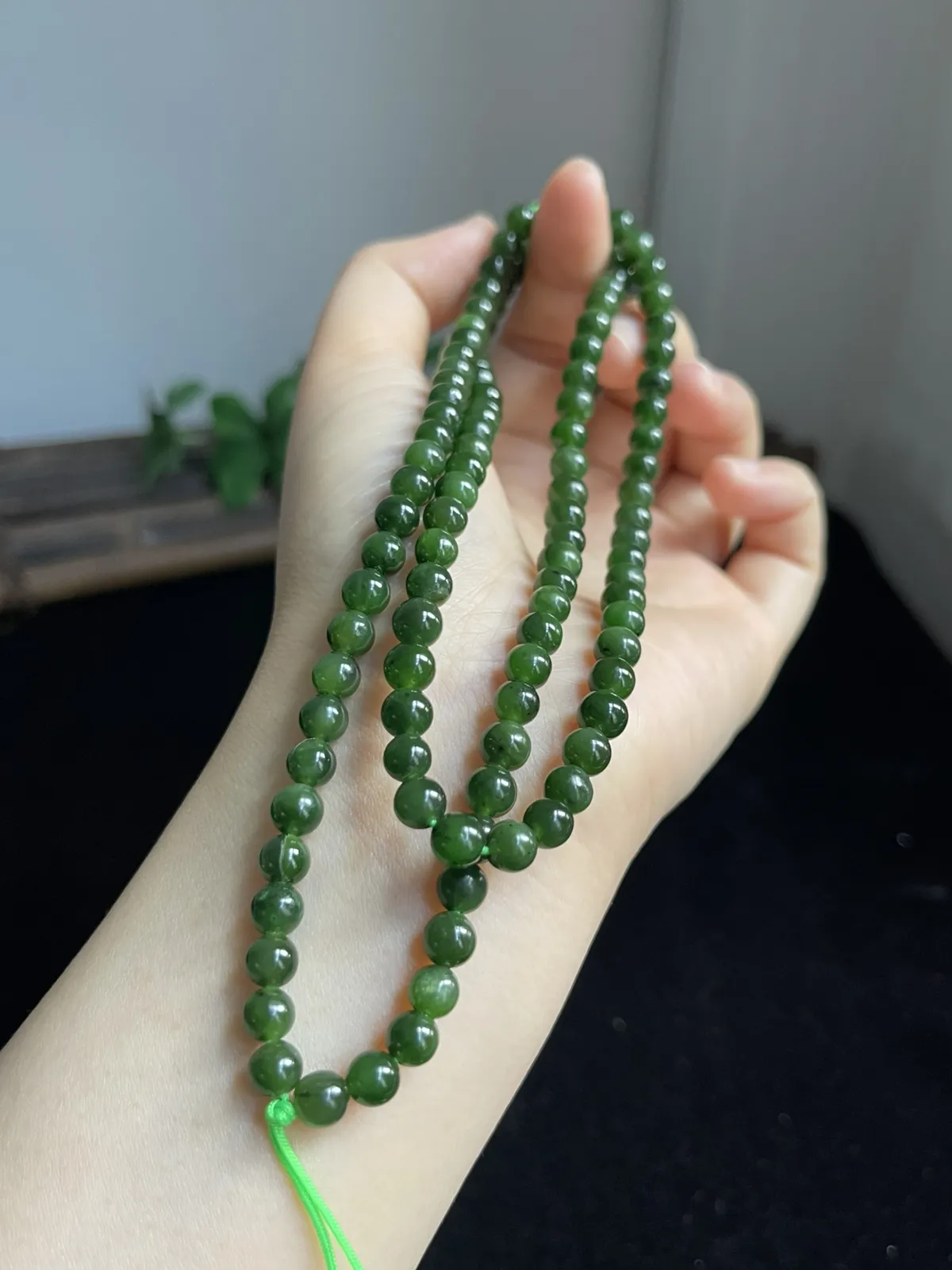 和田玉项链，料子温润
色泽漂亮