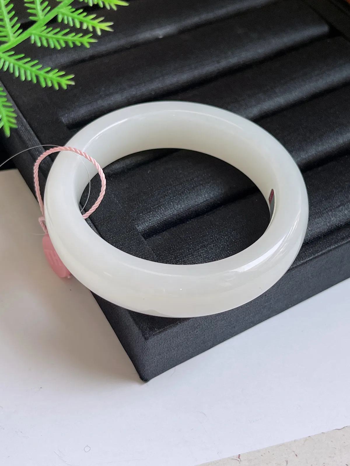 和田玉珍品白玉手镯