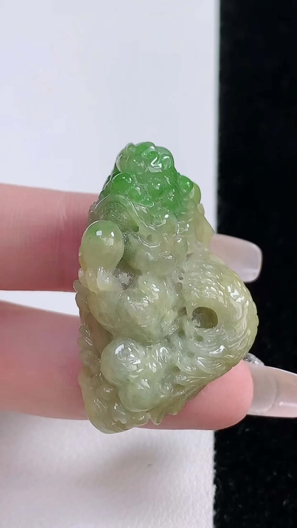 缅甸天然翡翠a货 老坑料起胶冰润 双彩黄加绿霸气龙牌吊坠，尺寸40-26-16.5mm y 24.42