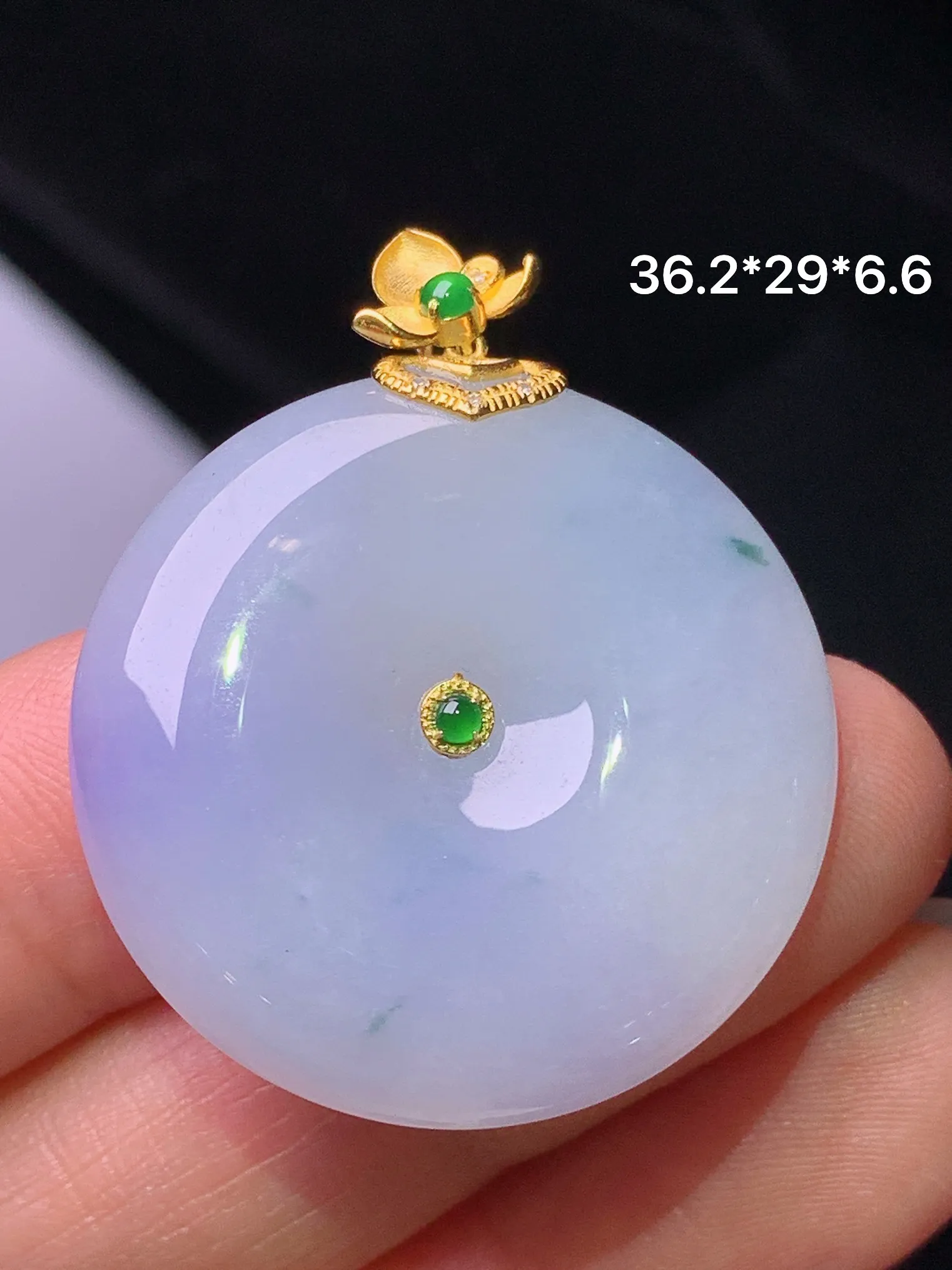 18k金镶嵌紫罗兰平安扣吊坠 玉质细腻 色泽艳丽清新 整体尺寸36.2*29*6.6