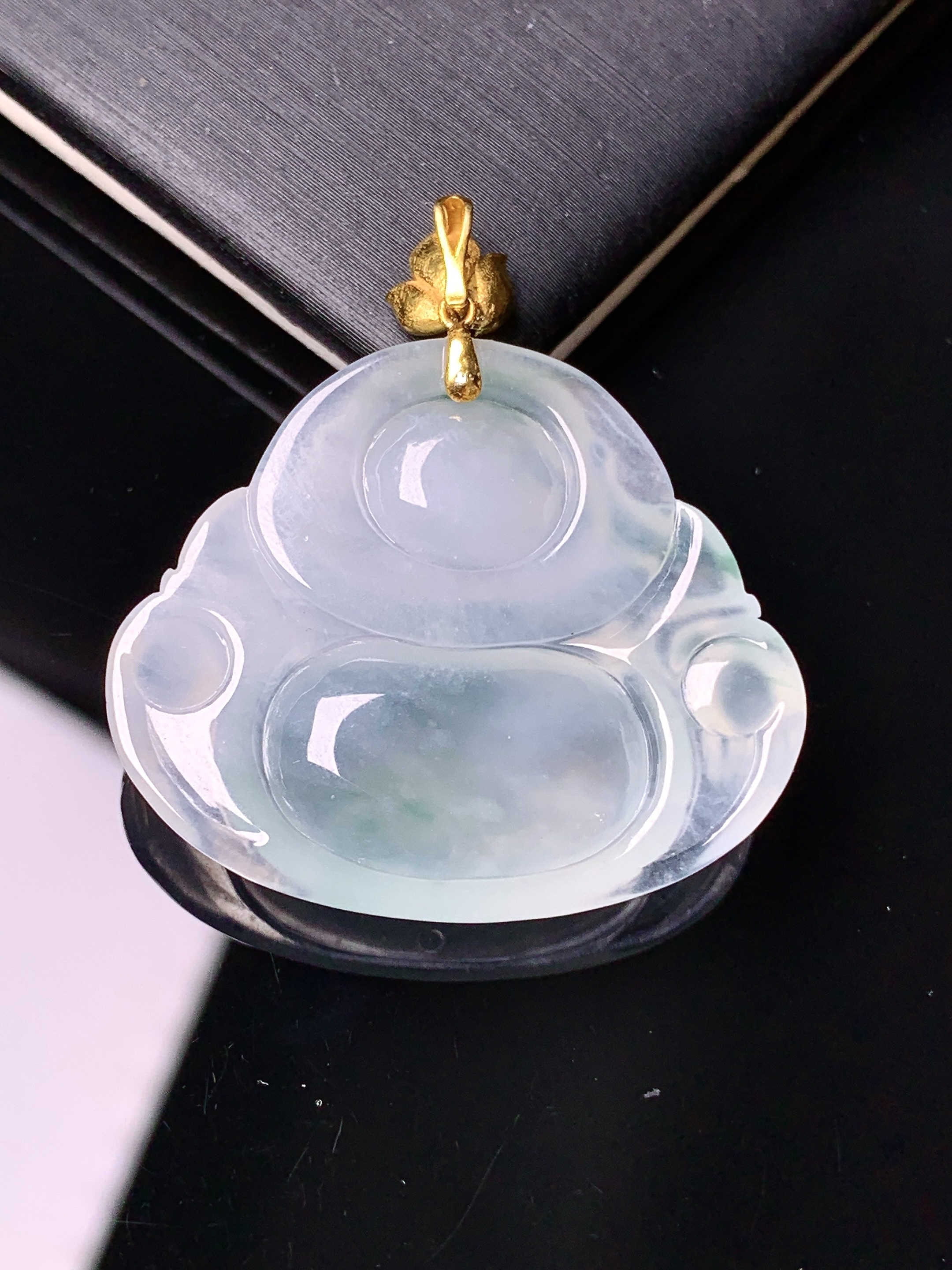 18k金镶嵌冰种佛公吊坠 玉质细腻 色泽艳丽清新 整体尺寸33.6*30.8*5.6