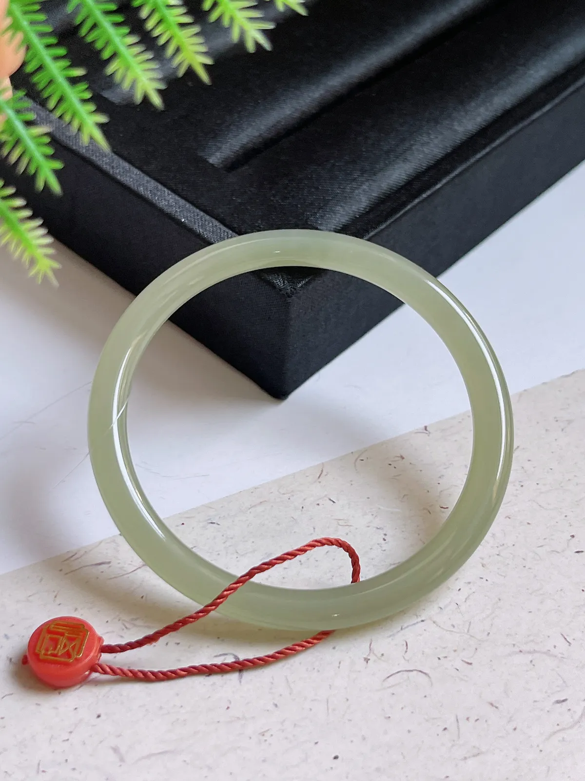 和田玉晴水美人镯