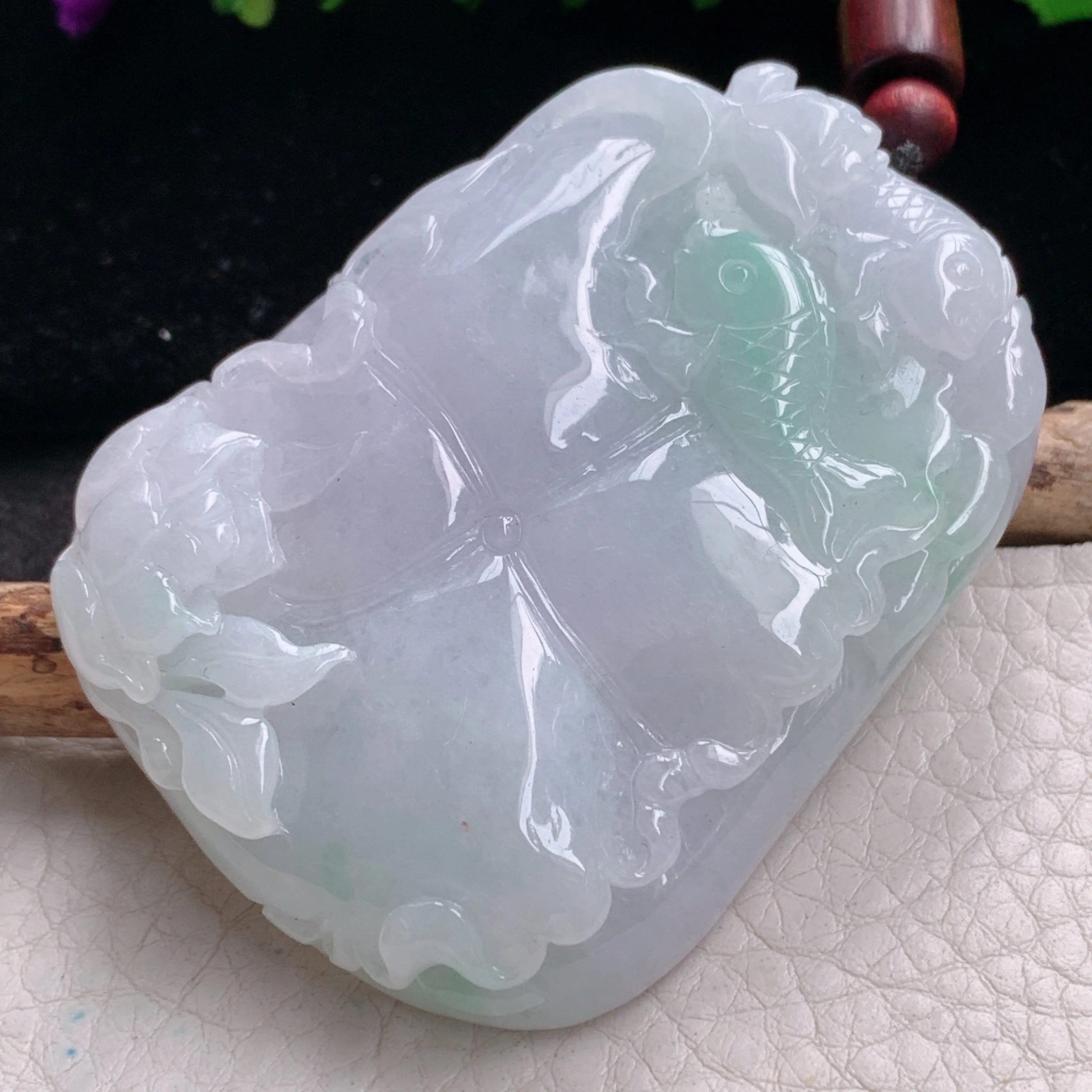 zen实拍60.8*45.6*12.5缅甸翡翠淡紫年年有鱼吊坠 荷花鱼毛衣坠