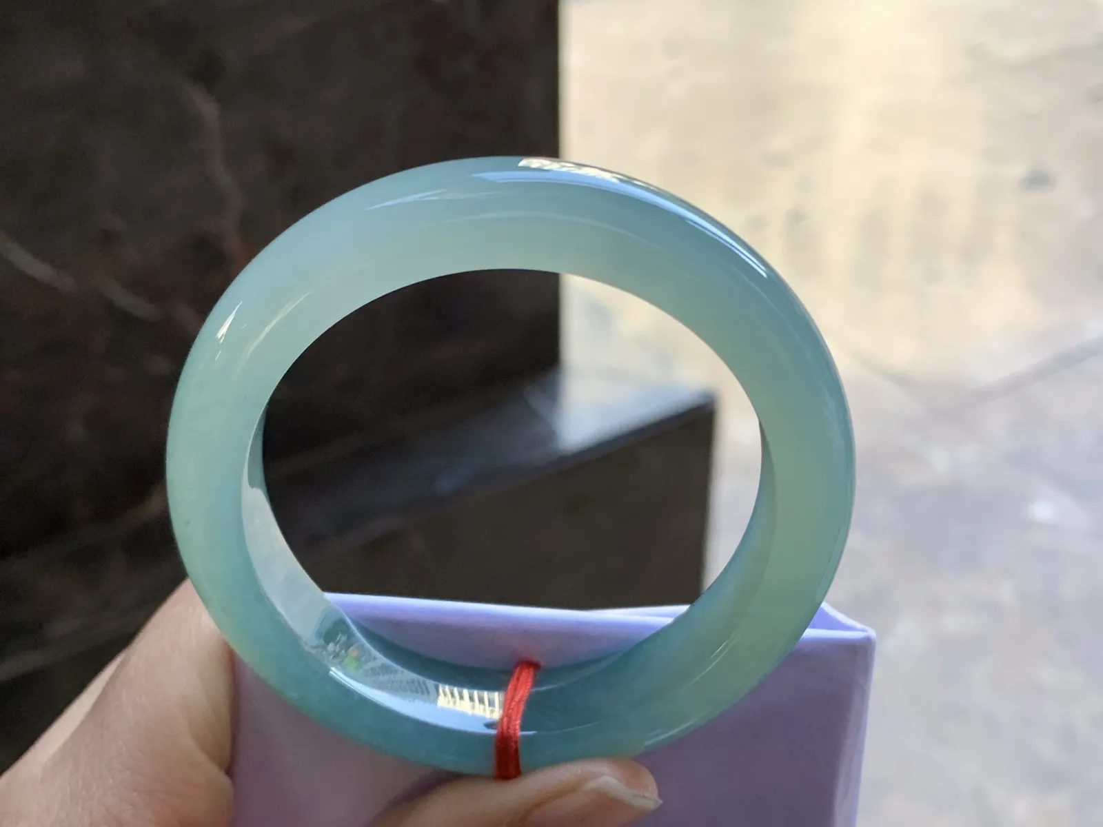 54-12.7-9.2

冰蓝水手镯^_^鲜艳 起光