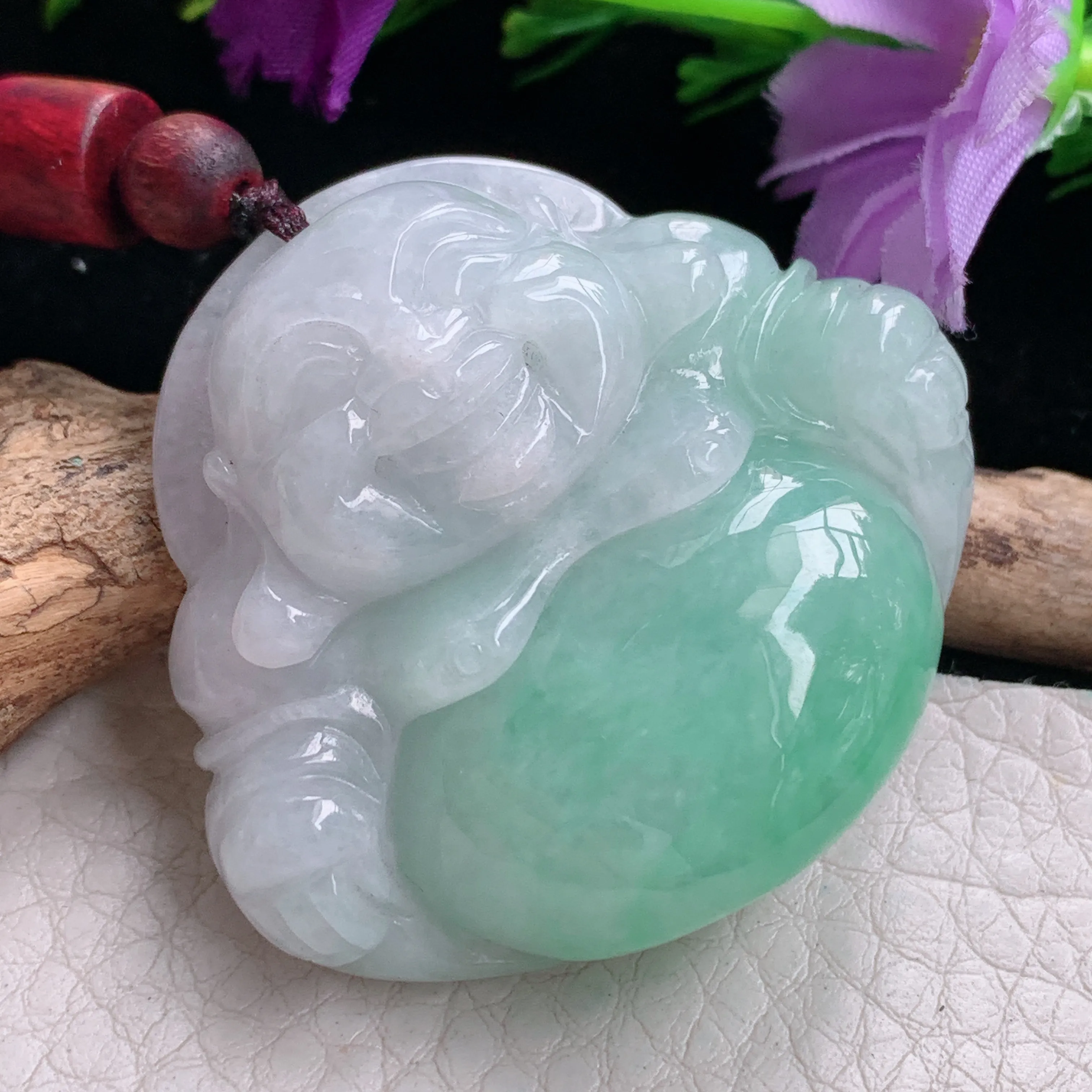 zen实拍39.5*43.2*12缅甸翡翠淡绿大佛公吊坠白底青弥勒佛像