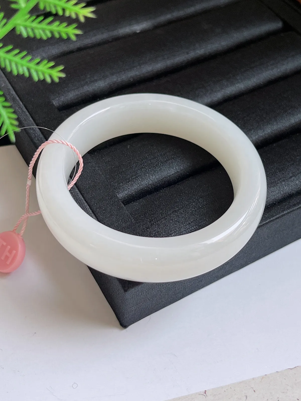 和田玉珍品白玉手镯