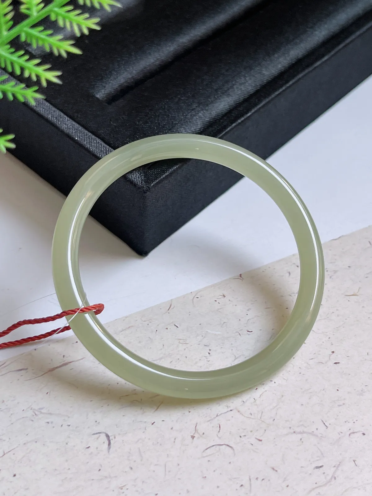 和田玉晴水美人镯