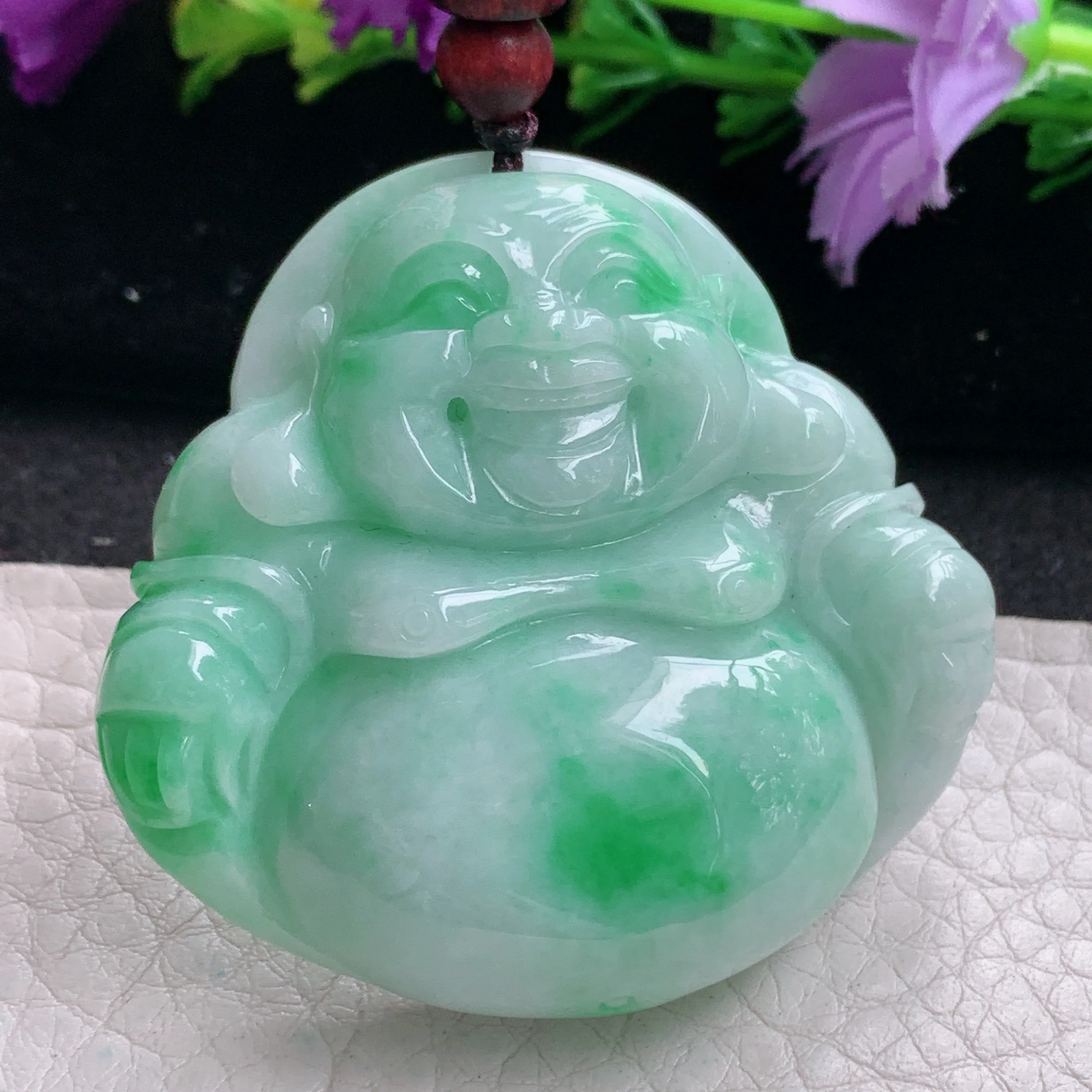 zen实拍47.2*49.2*12.2缅甸翡翠飘绿大佛公吊坠白底青弥勒佛像毛衣坠
