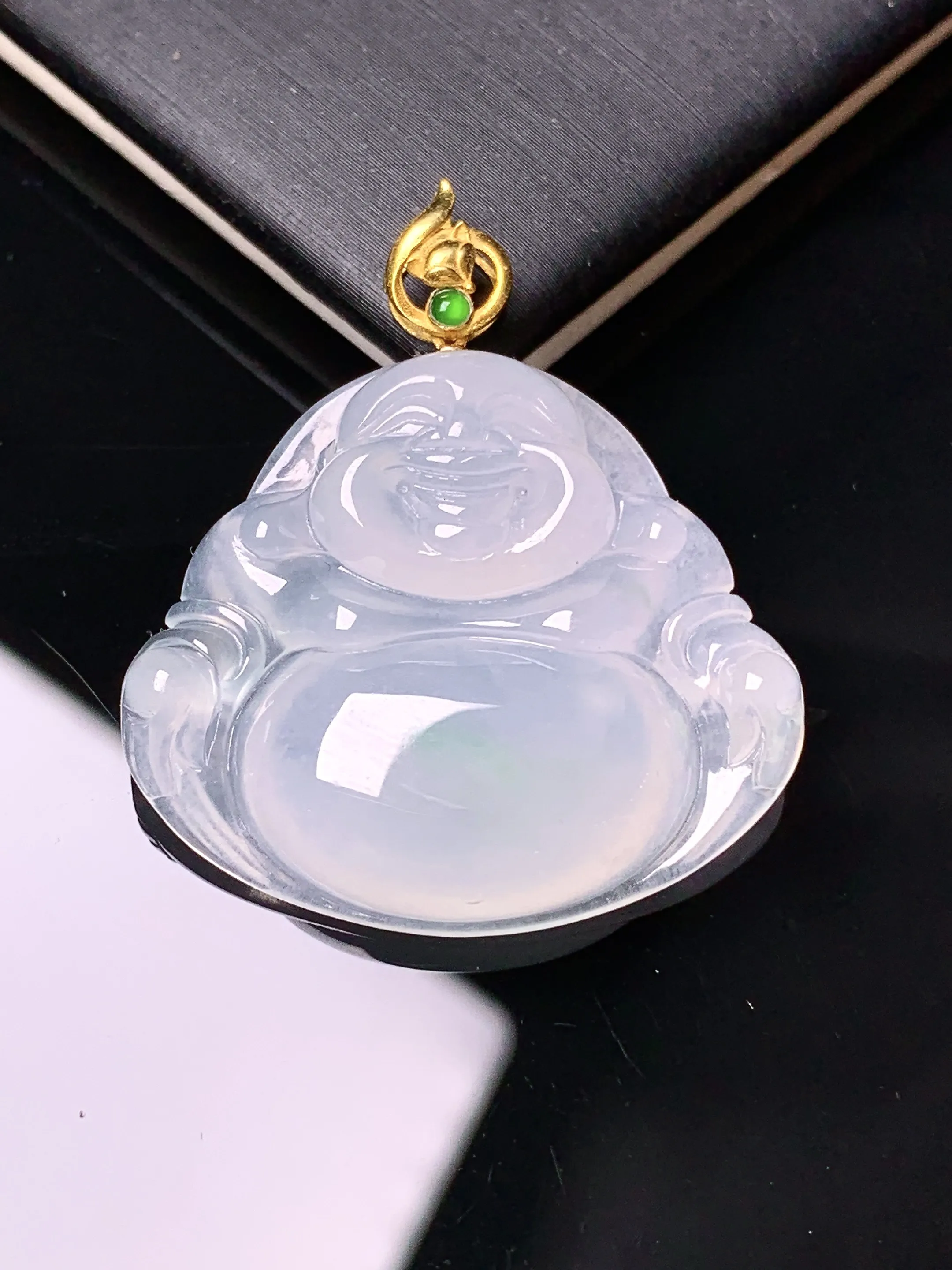 18k金镶嵌冰种佛公吊坠 玉质细腻 色泽艳丽清新 整体尺寸35.5*39.5*6.5