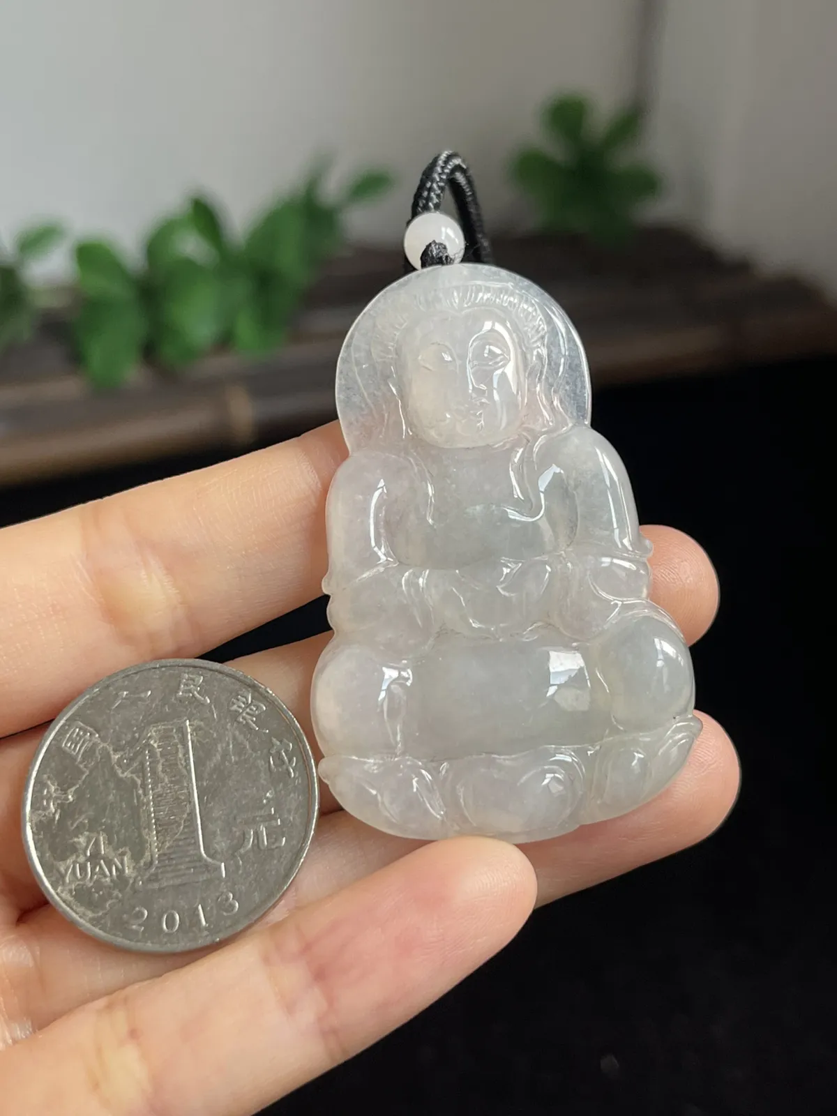 翡翠冰糯种白色吊坠，配珠未测