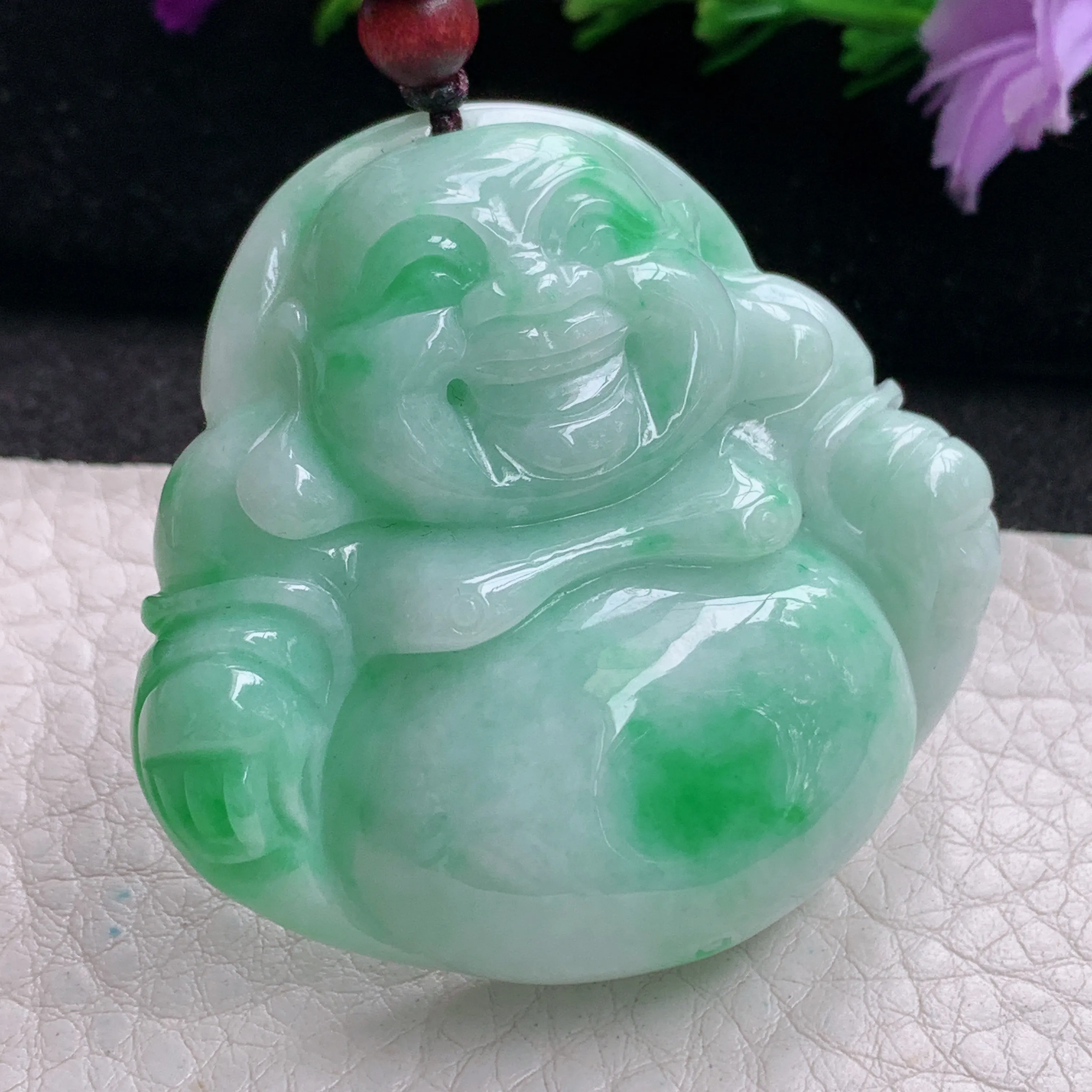 zen实拍47.2*49.2*12.2缅甸翡翠飘绿大佛公吊坠白底青弥勒佛像毛衣坠