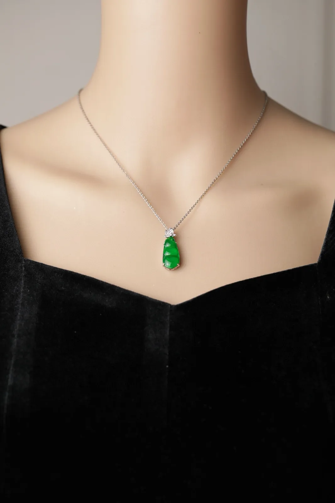 天然满绿翡翠福豆吊坠 S925银