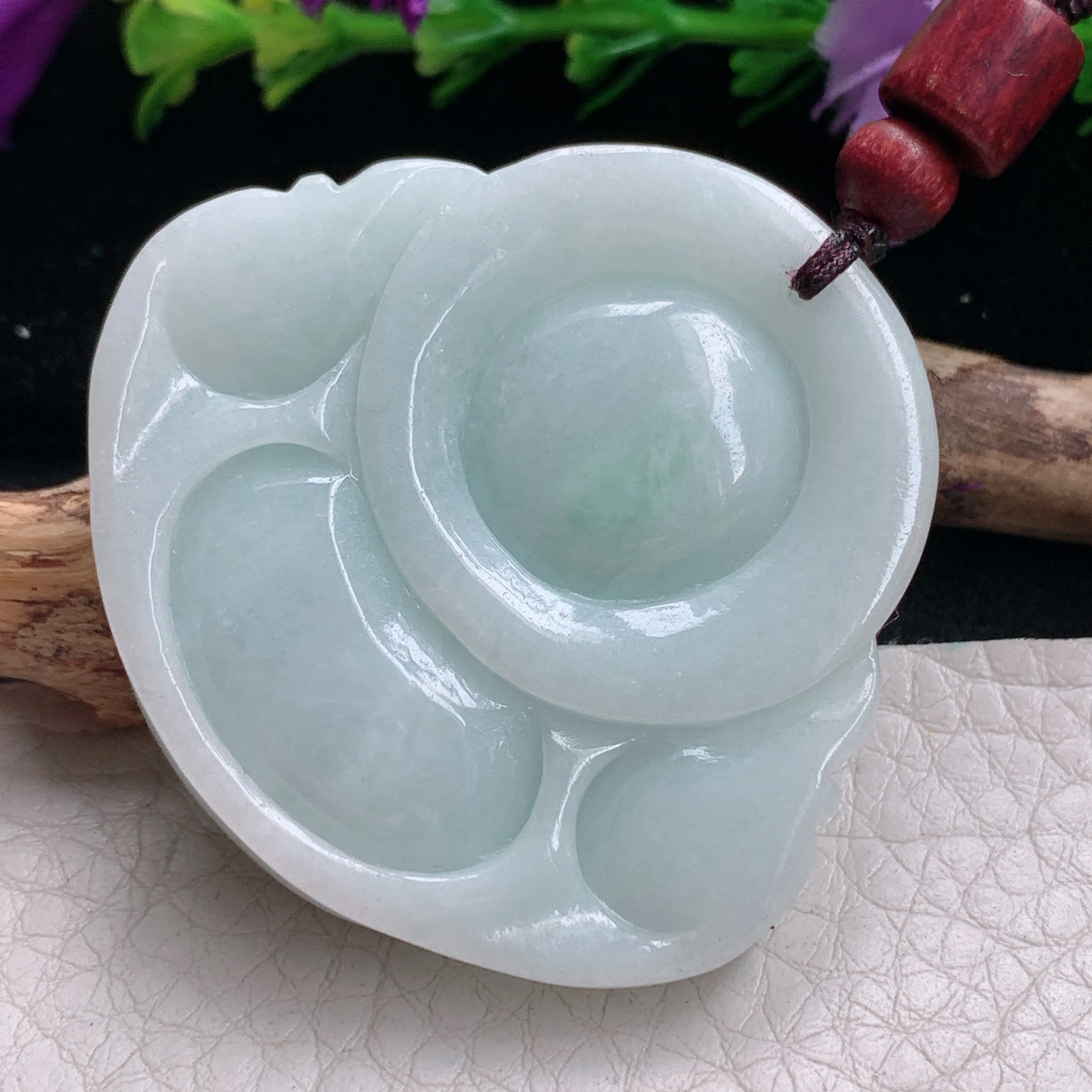 zen实拍43.7*46*13.2缅甸翡翠飘绿大佛公吊坠白底青弥勒佛像毛衣坠