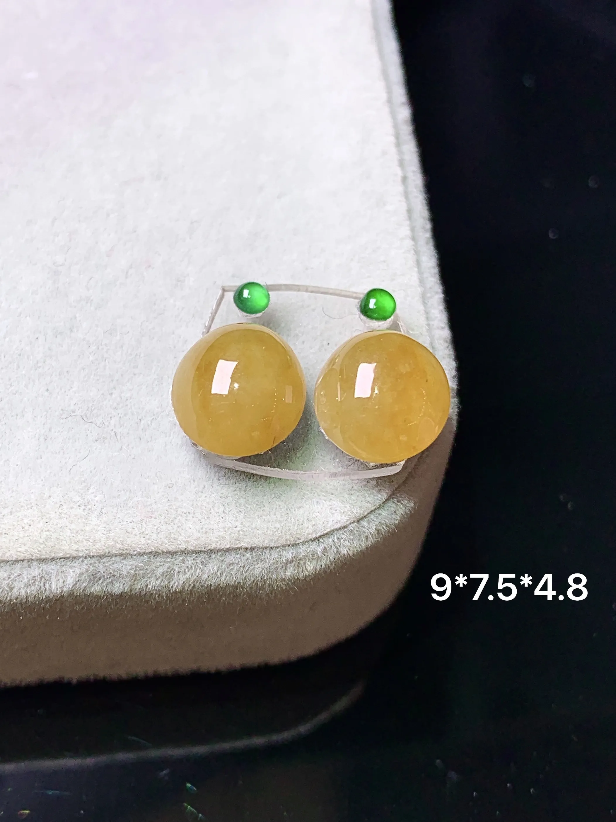 镶嵌款 黄翡蛋面一对 玉质细腻 色泽艳丽清新 整体尺寸9*7.5*4.8