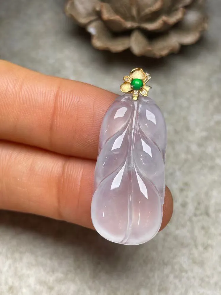 冰种叶子吊坠、真金真钻镶嵌，种水好，玉质细腻 .裸石尺寸 29.0*13.8