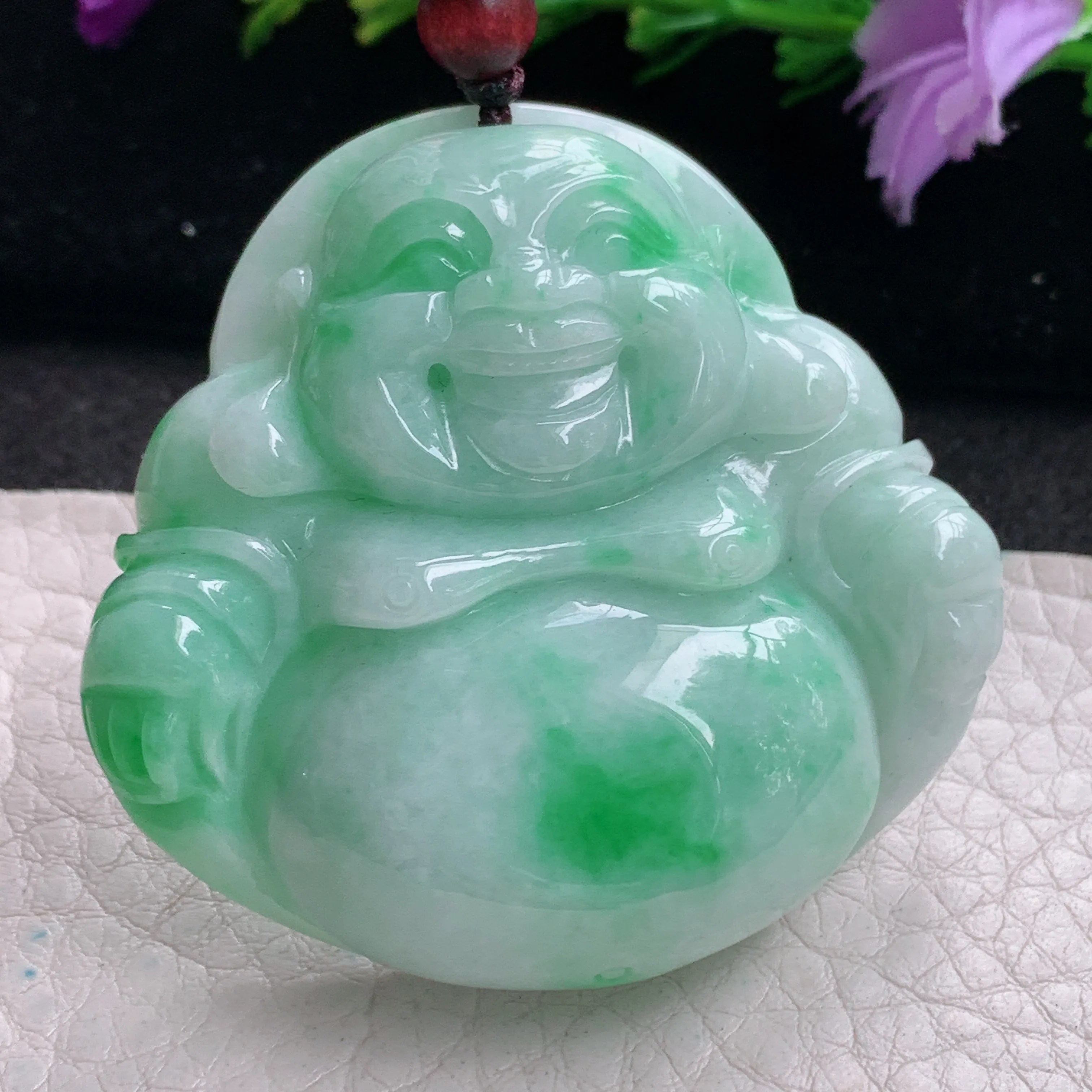 zen实拍47.2*49.2*12.2缅甸翡翠飘绿大佛公吊坠白底青弥勒佛像毛衣坠