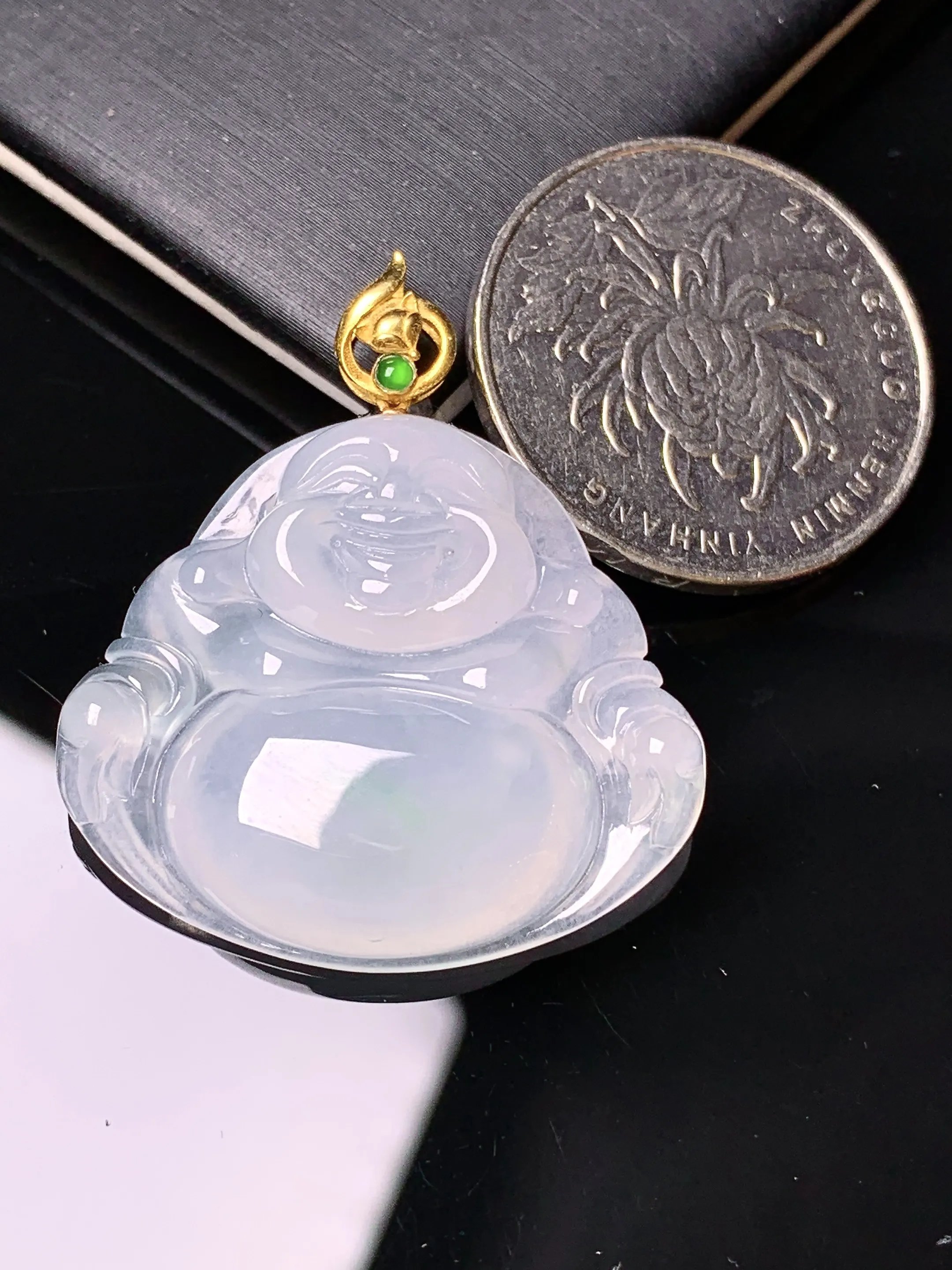 18k金镶嵌冰种佛公吊坠 玉质细腻 色泽艳丽清新 整体尺寸35.5*39.5*6.5