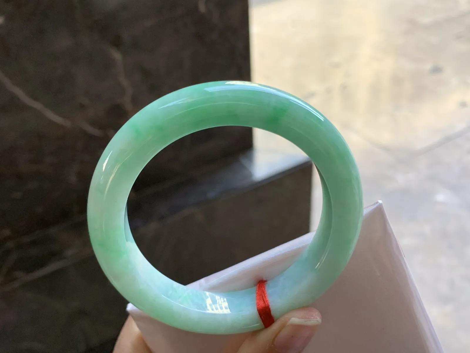 54-11.9-9.6

绿色手镯^_^鲜艳