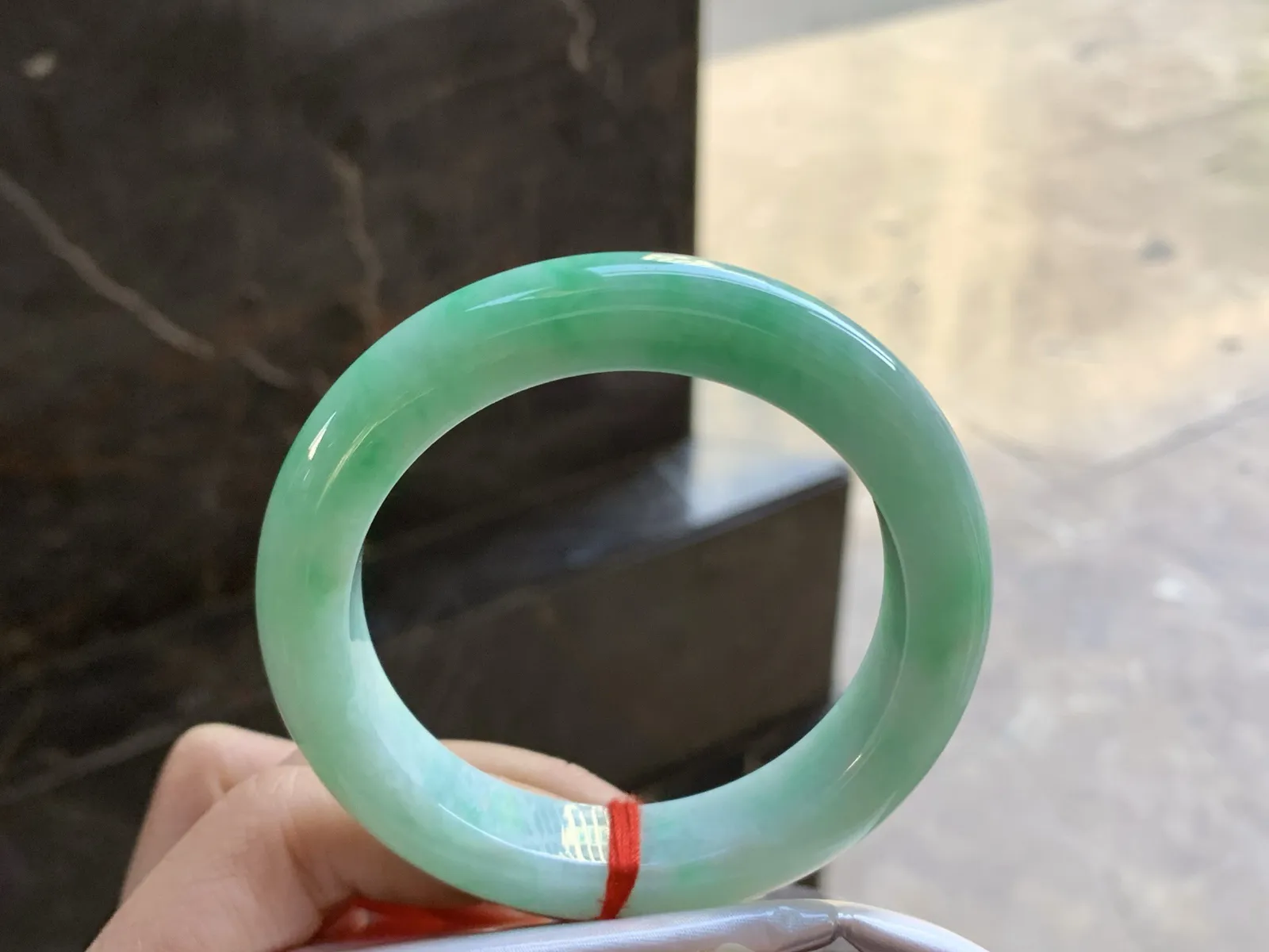 54-11.9-9.6

绿色手镯^_^鲜艳