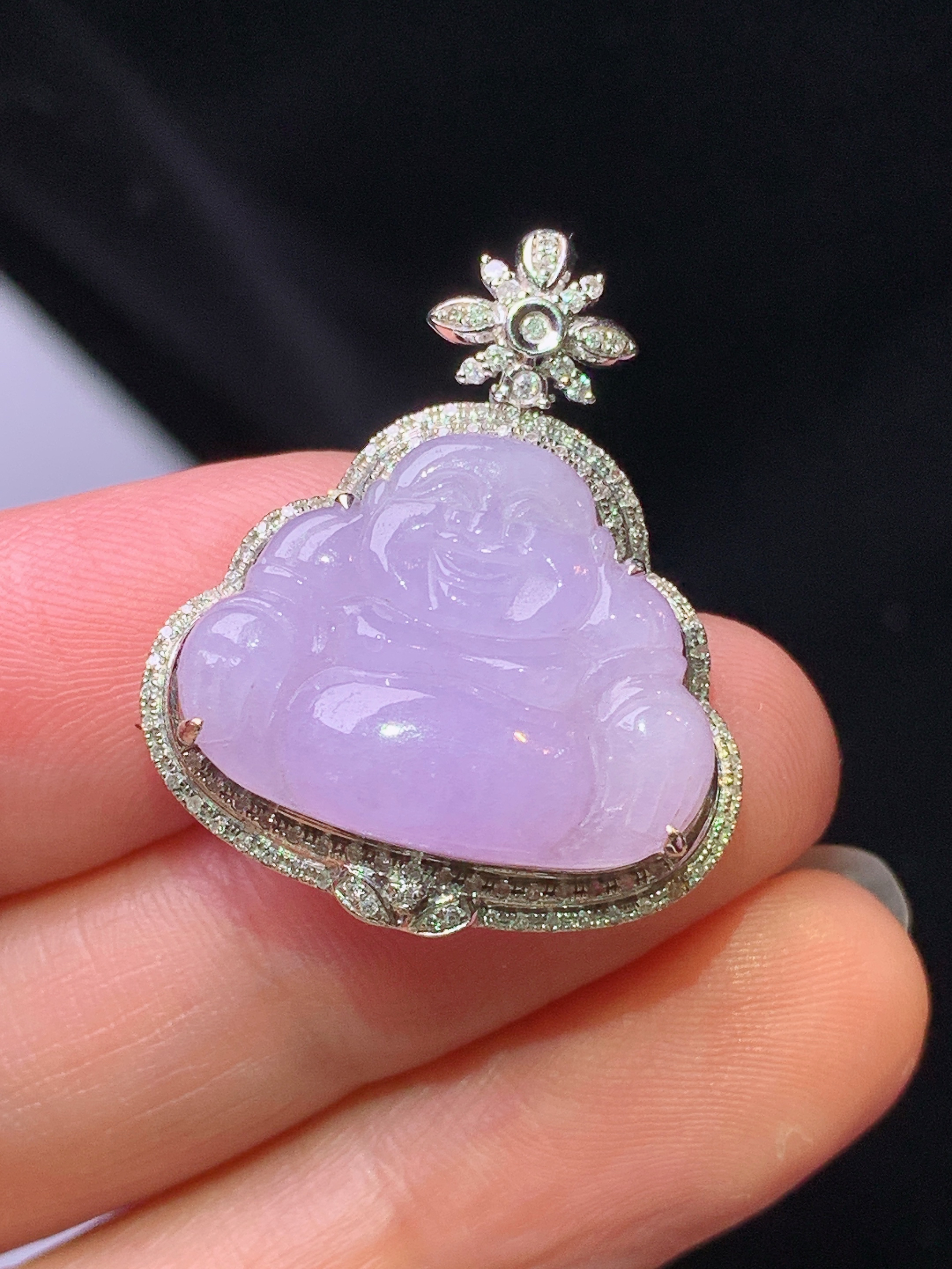 18k金钻镶嵌紫罗兰佛公吊坠 玉质细腻 色泽艳丽清新 整体尺寸28*23.2*7.7