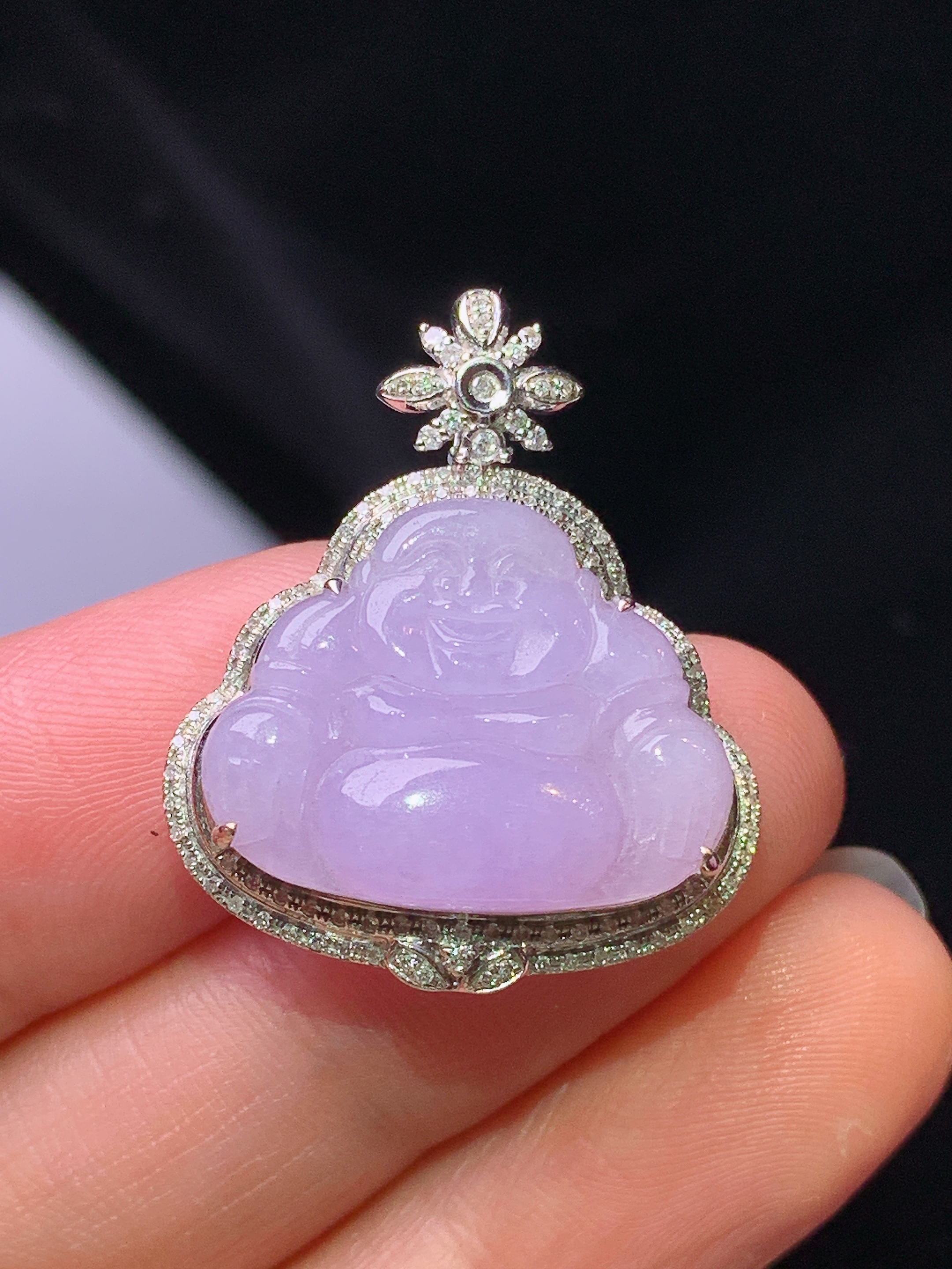 18k金钻镶嵌紫罗兰佛公吊坠 玉质细腻 色泽艳丽清新 整体尺寸28*23.2*7.7