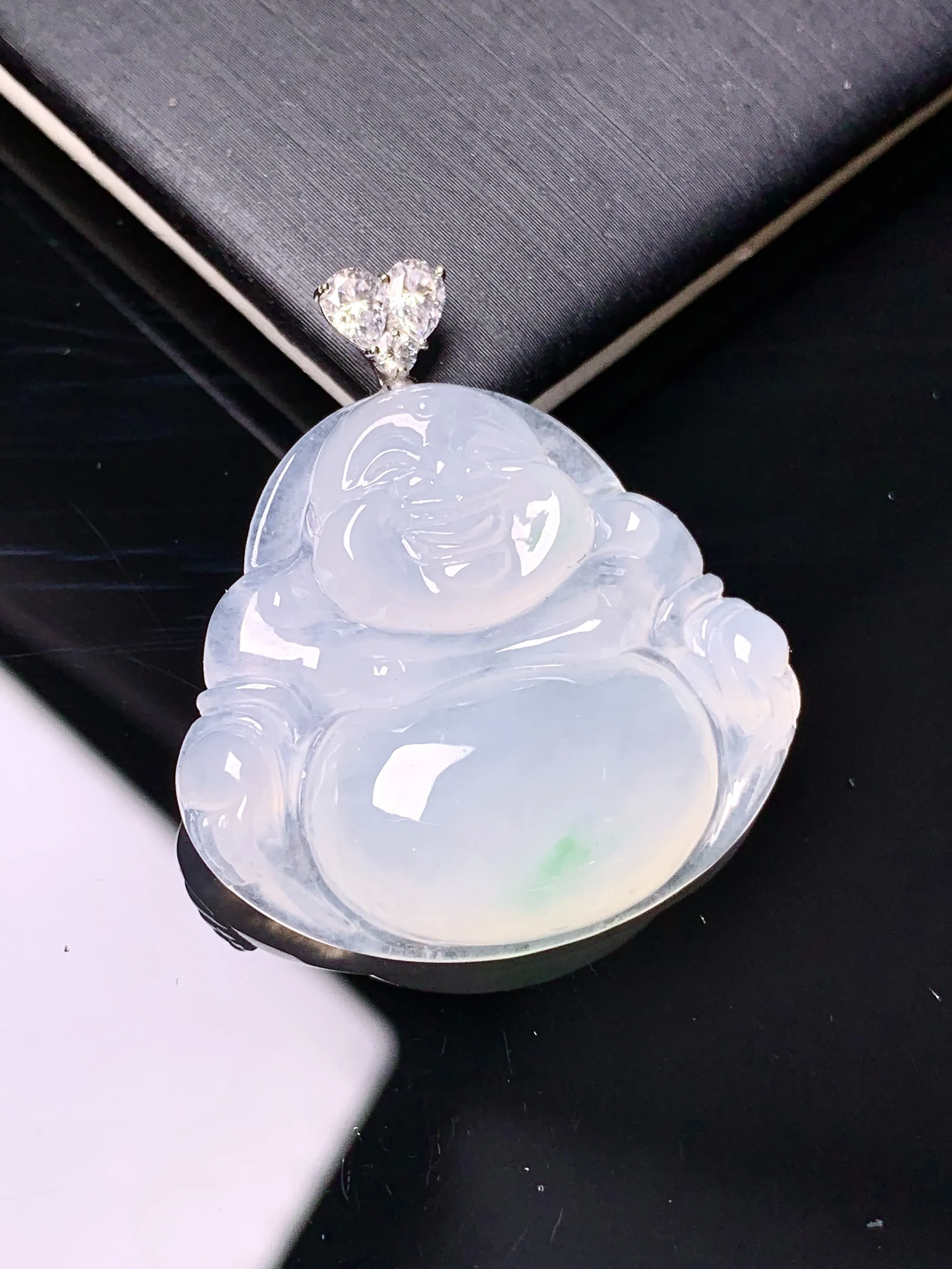 18k金莫桑钻钻镶嵌冰种佛公吊坠 玉质细腻 色泽艳丽清新 整体尺寸32.8*29.5*6.2