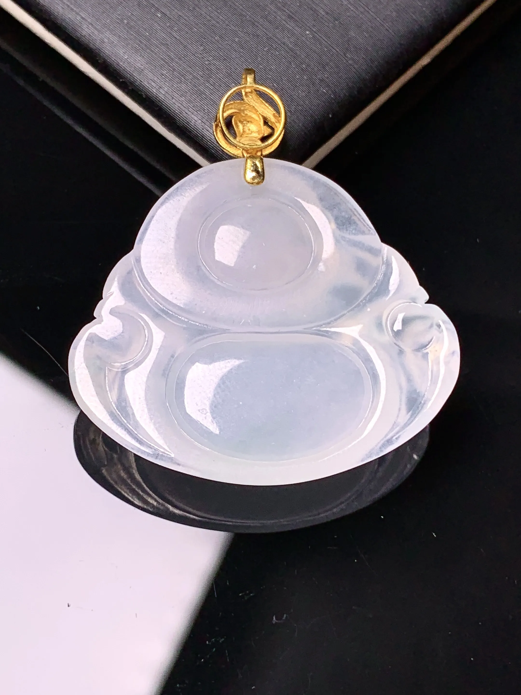 18k金镶嵌冰种佛公吊坠 玉质细腻 色泽艳丽清新 整体尺寸35.5*39.5*6.5