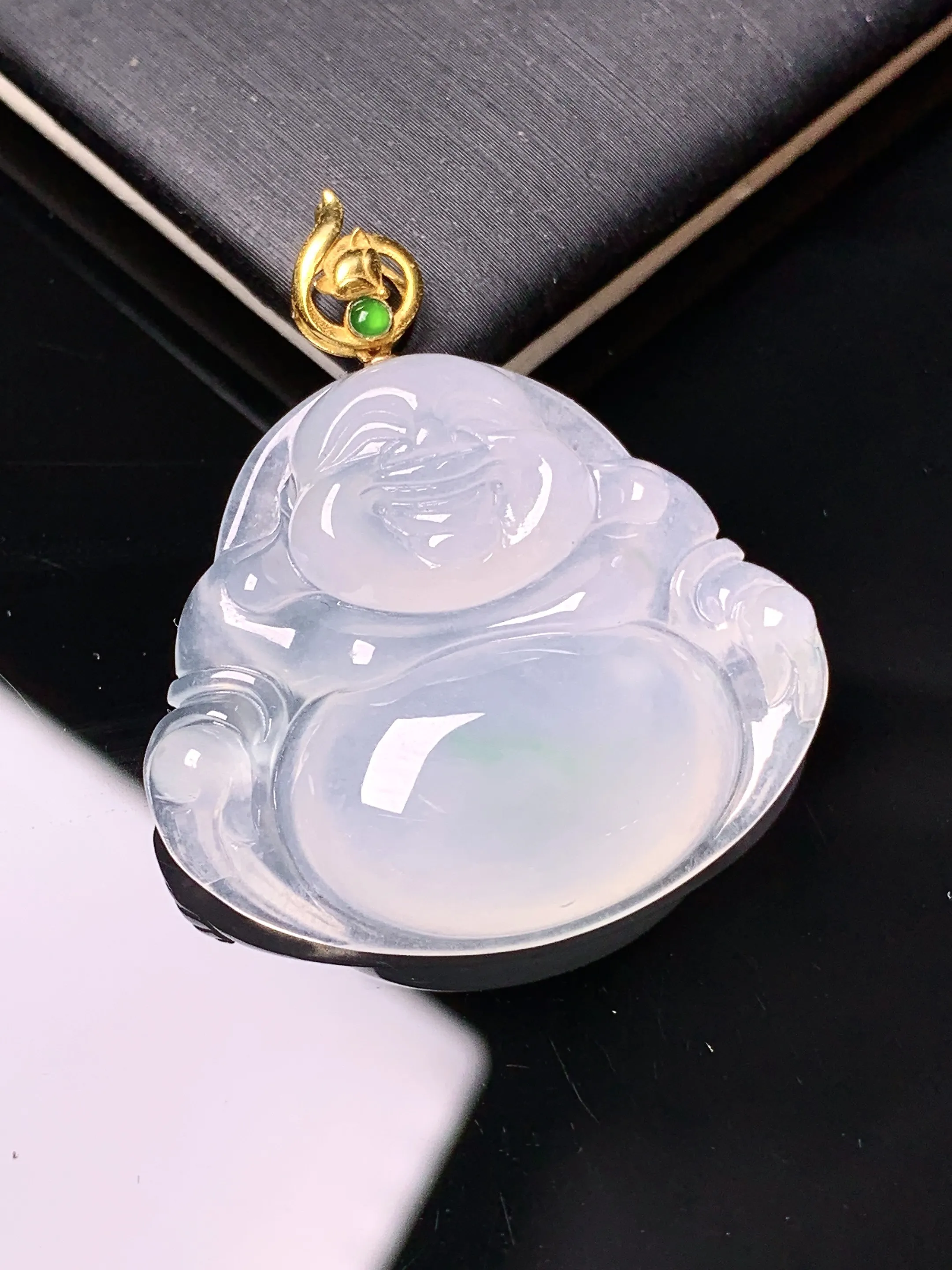 18k金镶嵌冰种佛公吊坠 玉质细腻 色泽艳丽清新 整体尺寸35.5*39.5*6.5