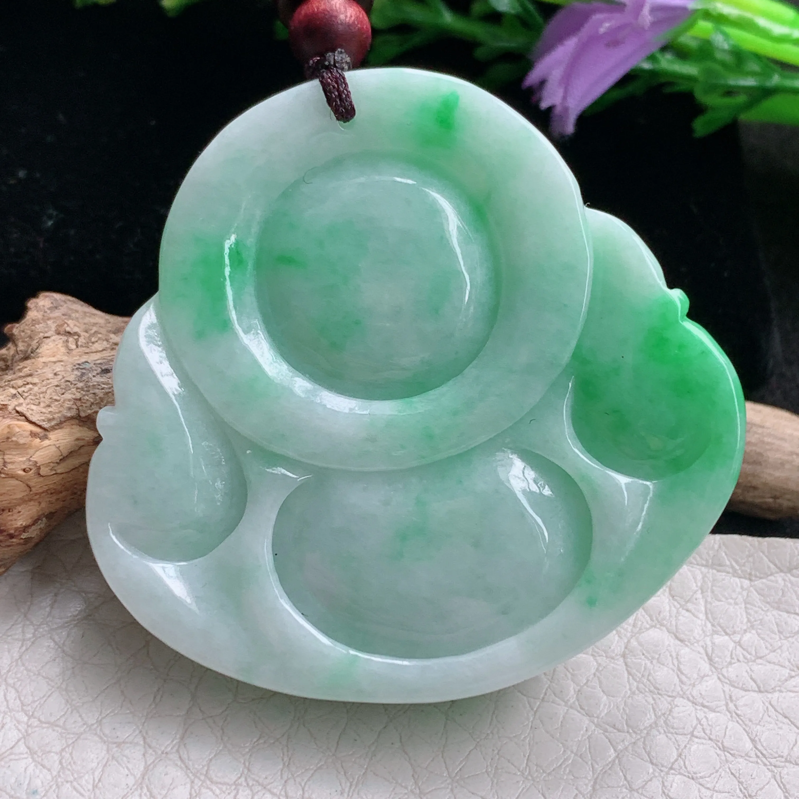 zen实拍47.2*49.2*12.2缅甸翡翠飘绿大佛公吊坠白底青弥勒佛像毛衣坠