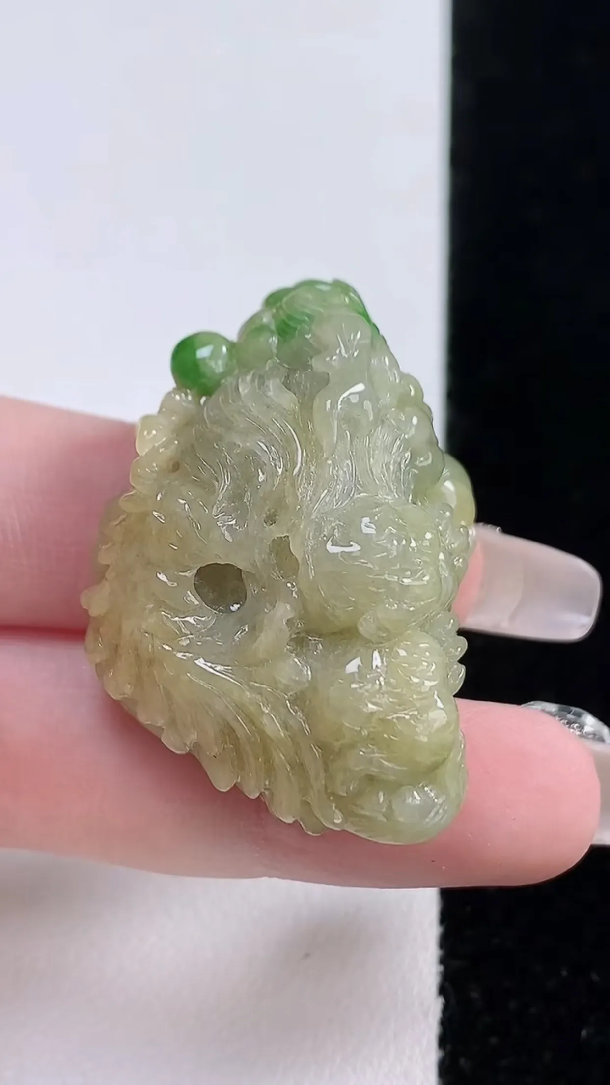 缅甸天然翡翠a货 老坑料起胶冰润 双彩黄加绿霸气龙牌吊坠，尺寸40-26-16.5mm y 24.42